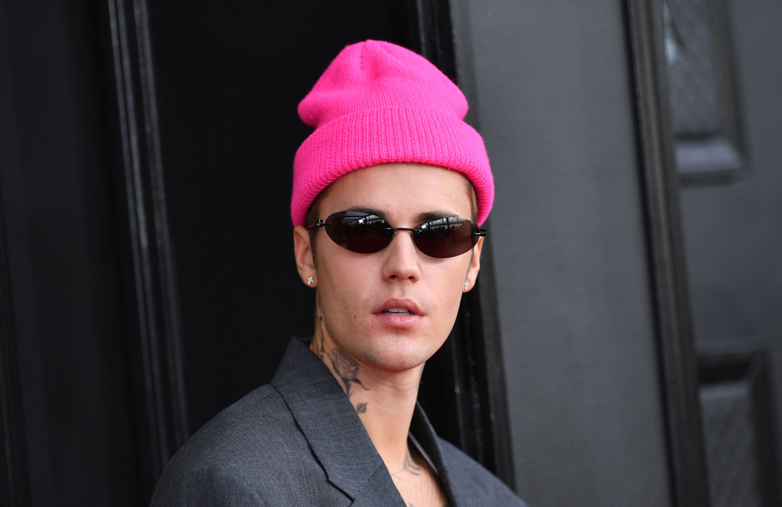 Justin Bieber Poses in Rare Photo with His 4 Younger Siblings