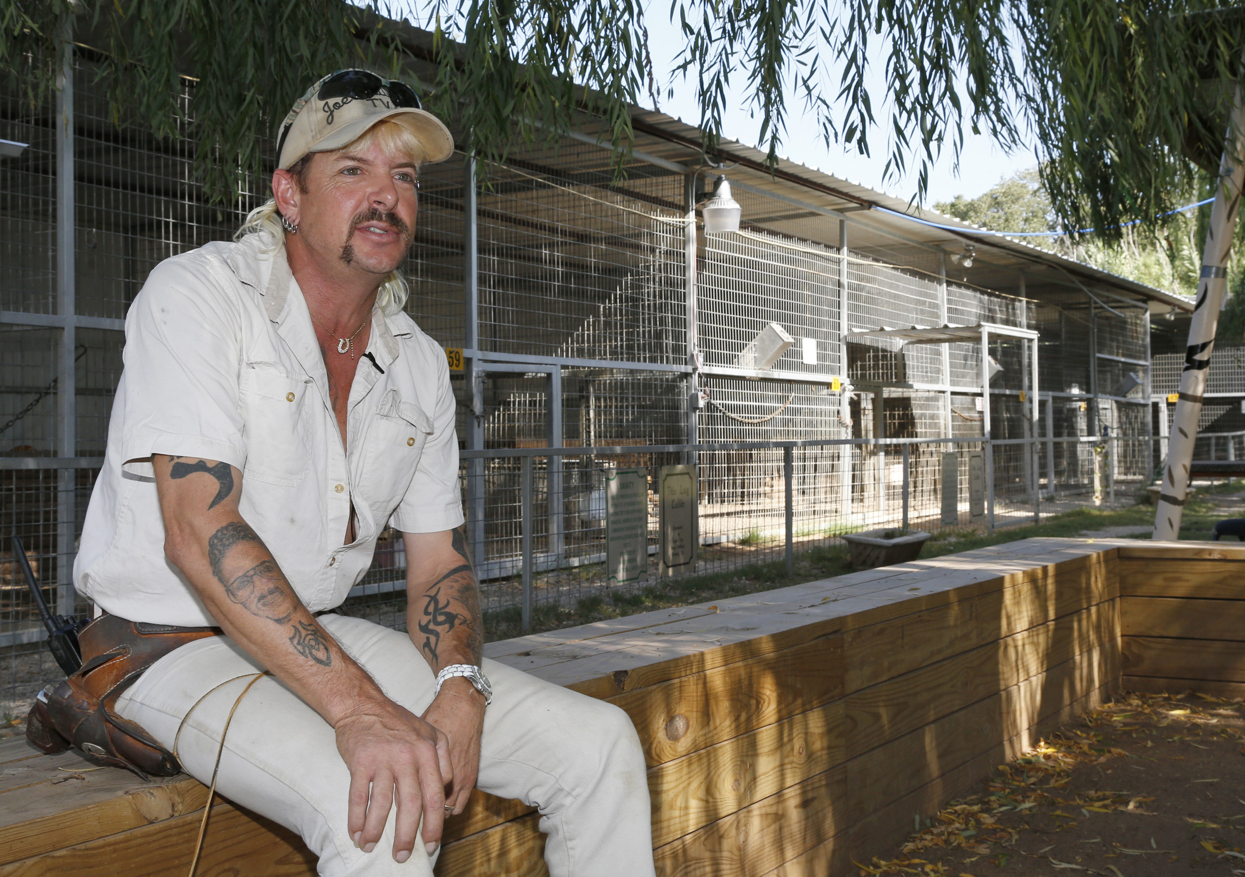 Joe Exotic Asks Trump for Pardon, Says Mexican Partner Will Deport ...