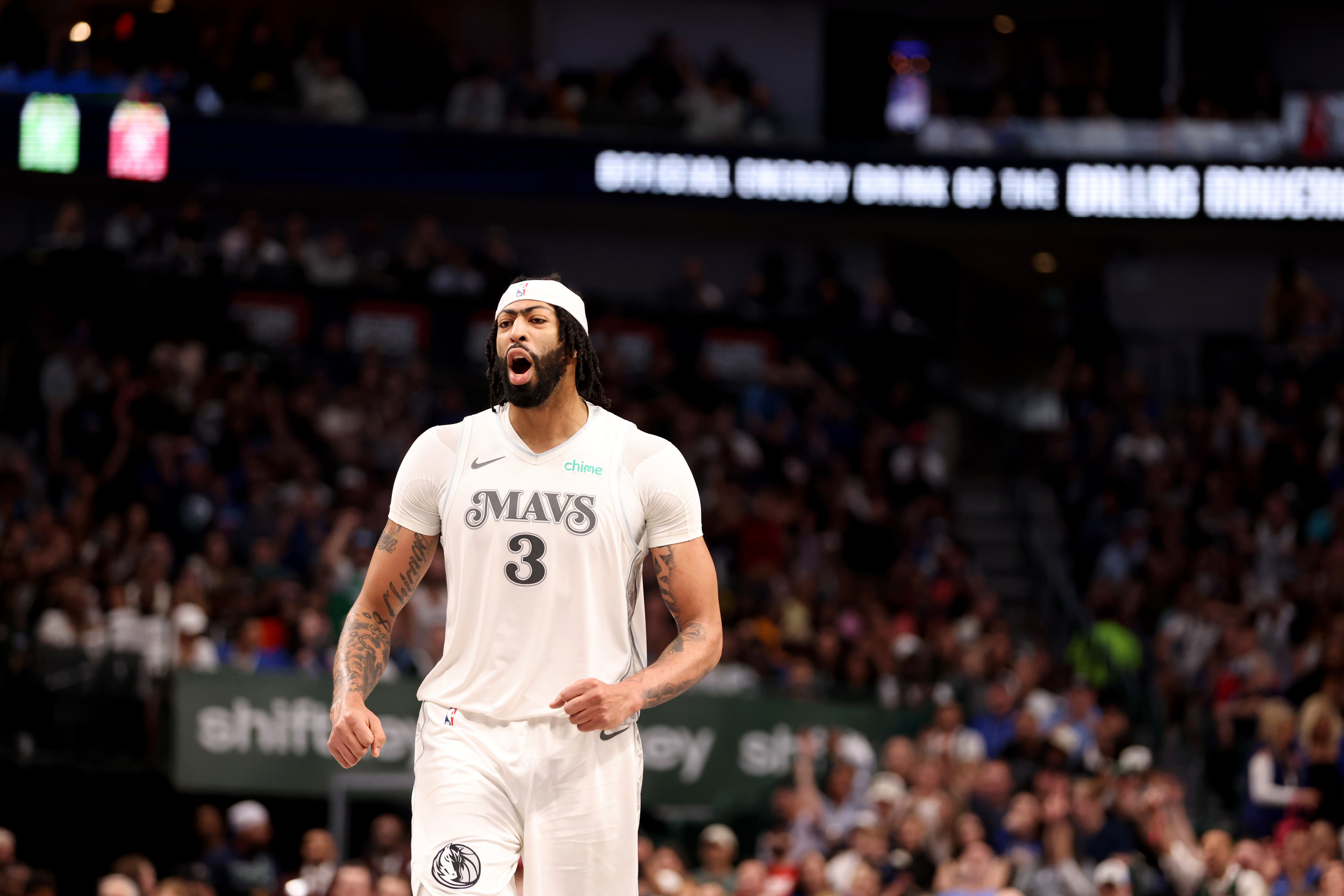 Mavericks Should Save Anthony Davis From Himself