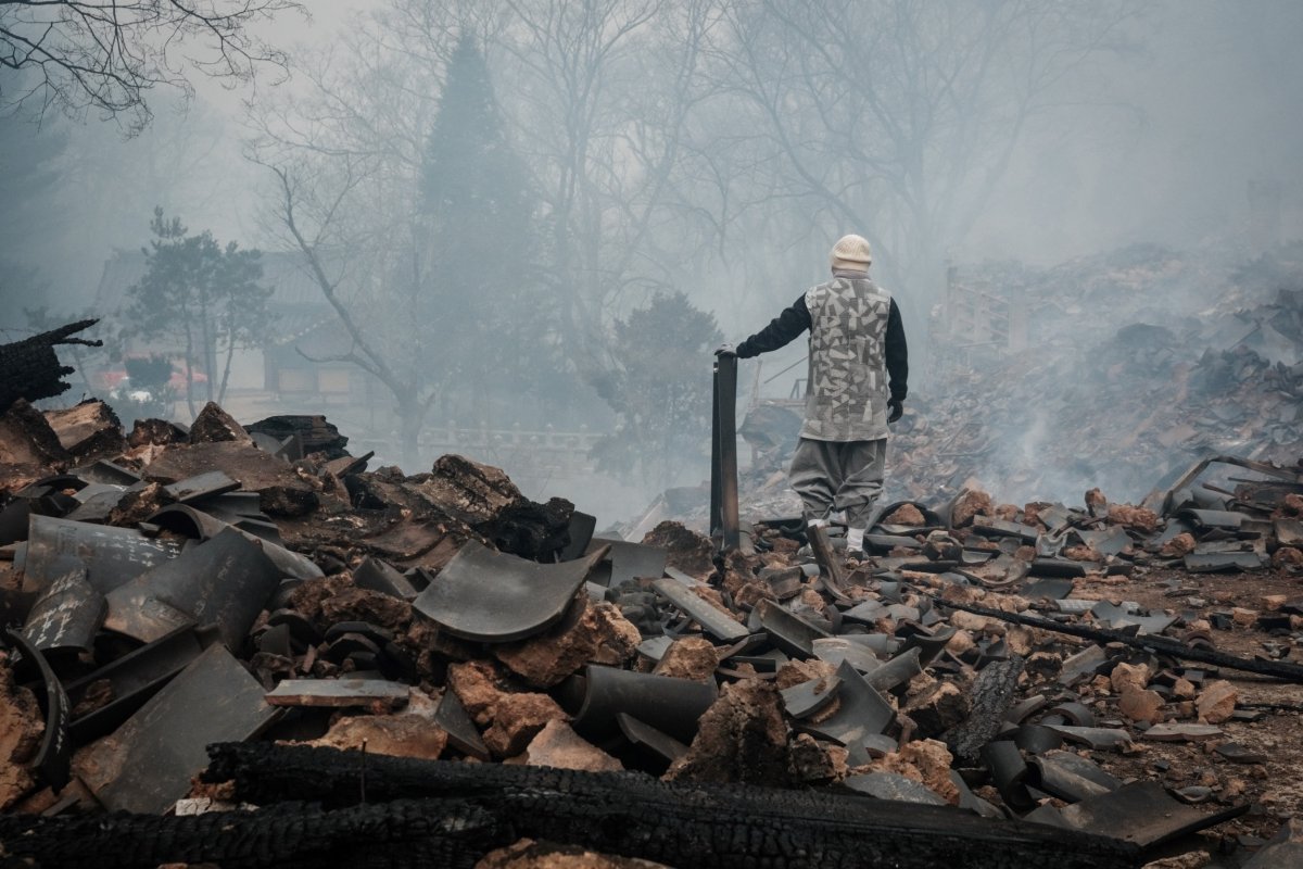 O templo de Gonsa Yousiang Coréia do Sul destruiu o fogo