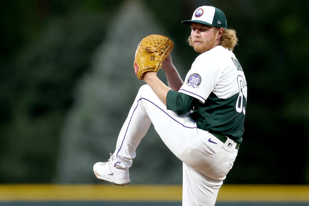 Pitcher Noah Davis now a Dodger