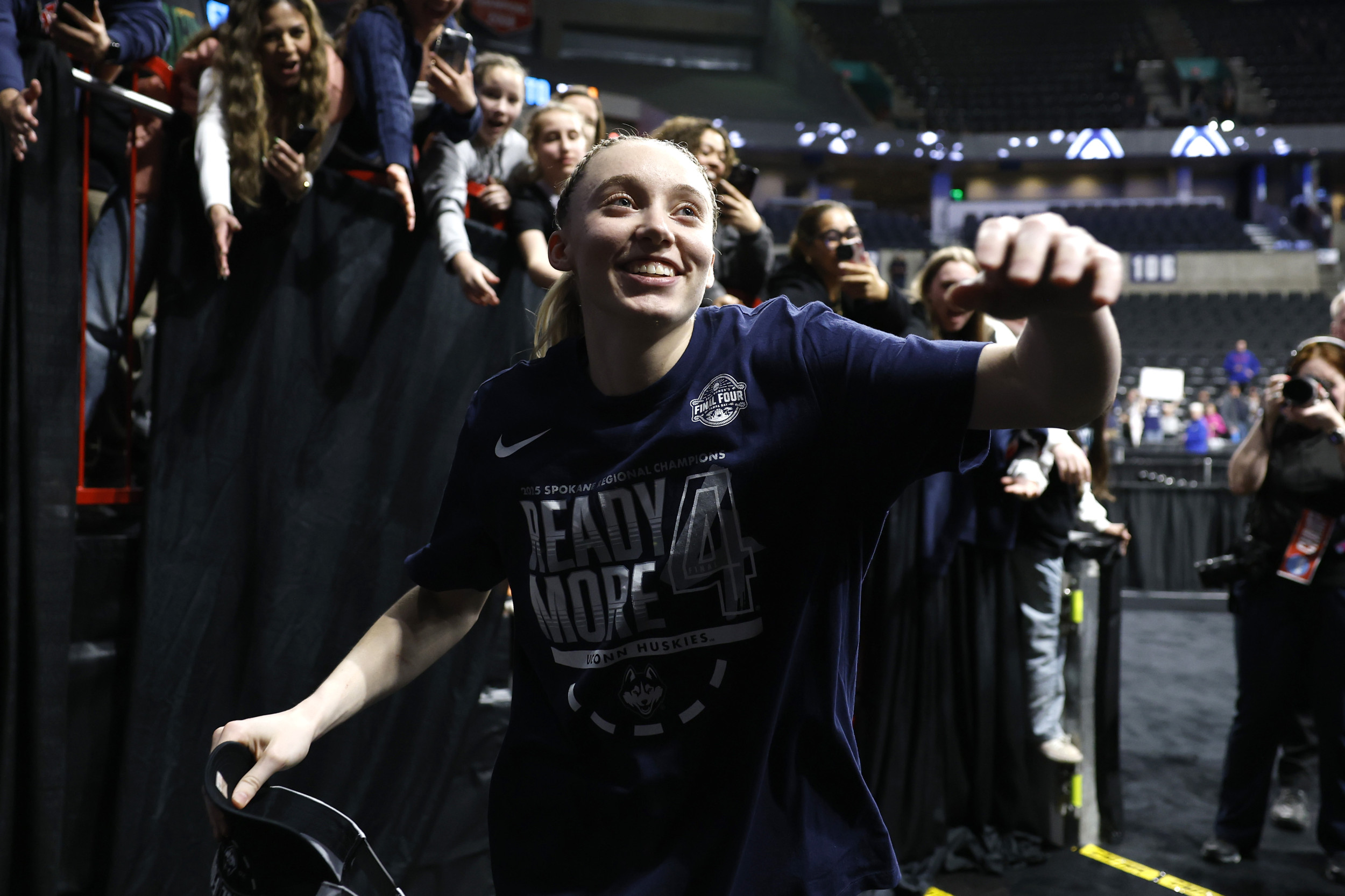 NCAA Womens Final Four Odds: Gamecocks, Huskies Favored in Tampa