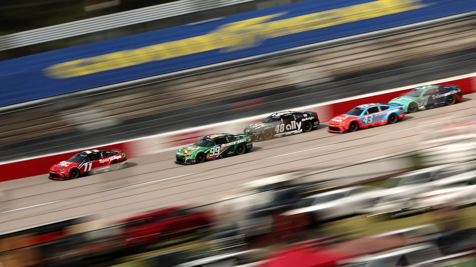 NASCAR Veteran Points Out Huge Problem With FOX's NASCAR Coverage