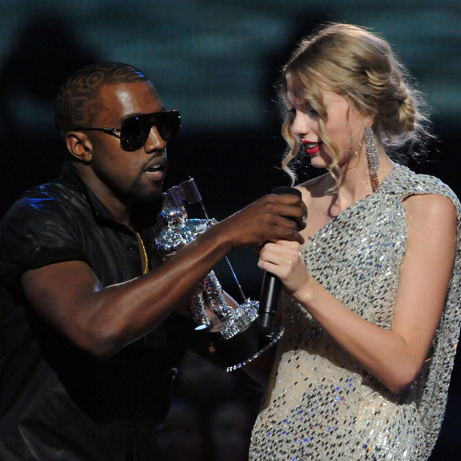 Kanye West's Taylor Swift Remark Goes Viral - Newsweek