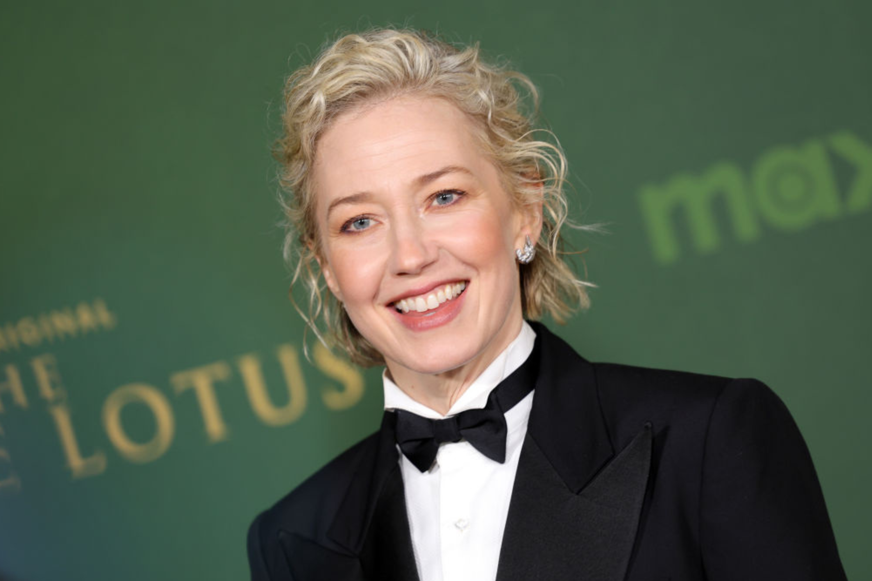 White Lotus Moment Showing Realistic Gen X Women On TV Goes Viral Carrie Coon White Lotus Premier