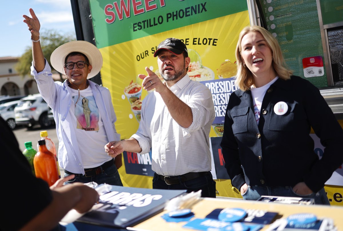 Ruben Gallego 'Big Bench truck' Colleague Course Democrats star-news.press/wp Ruben Gallego