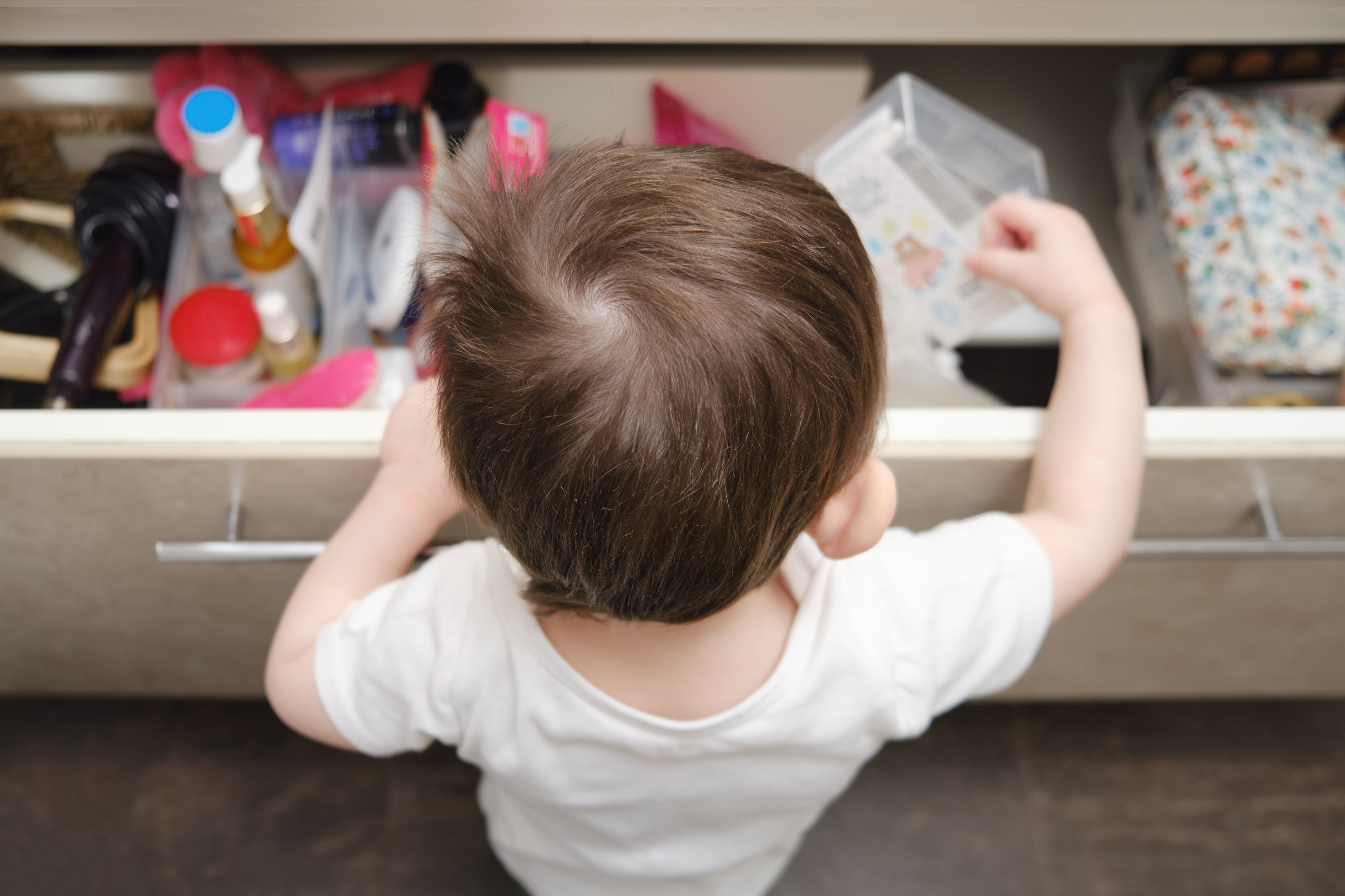 Aunt backed for threatening sister with lawsuit after what toddler did