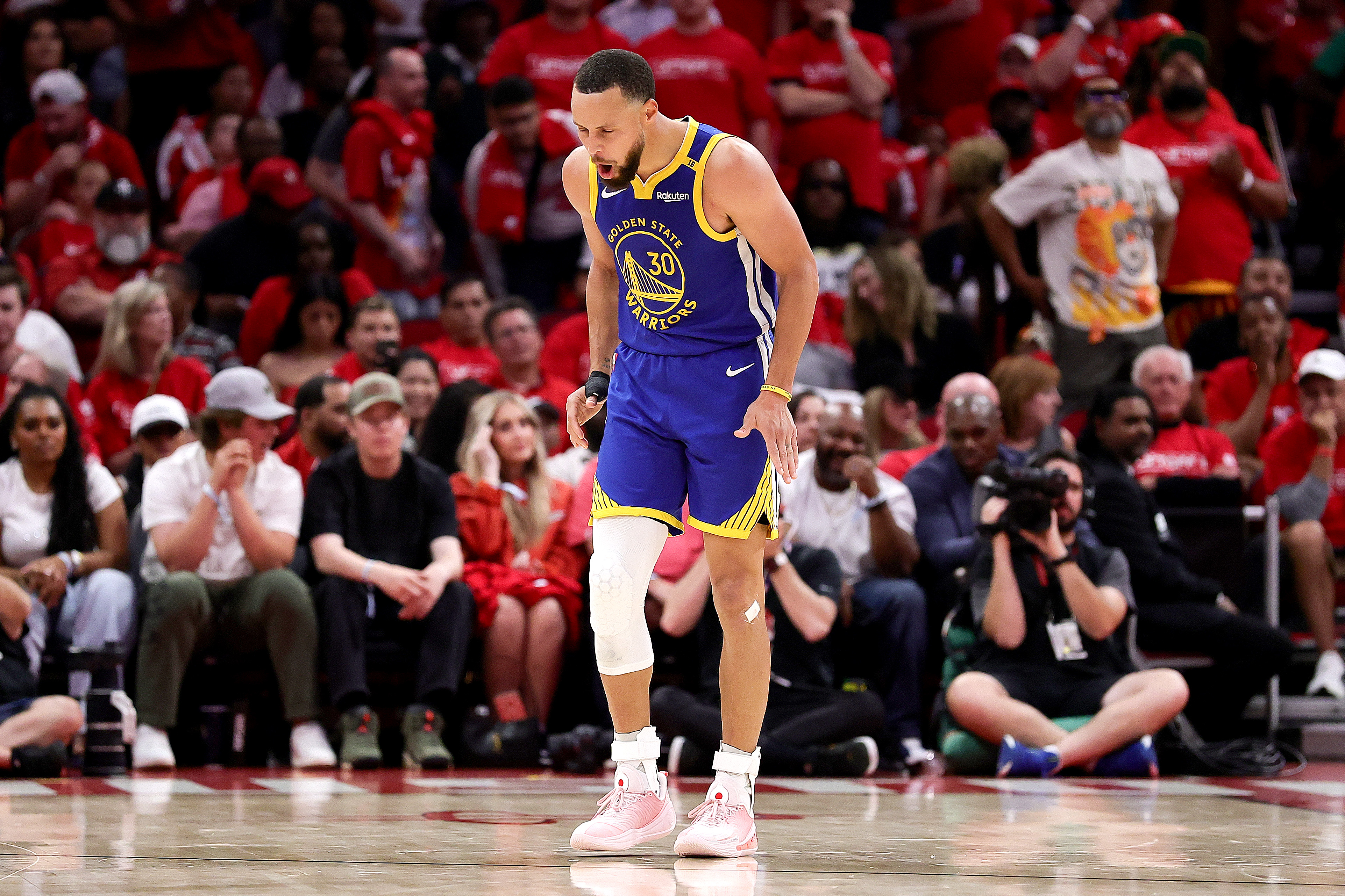 Warriors Make Final Decision on Steph Curry Availability For Game 2 vs Rockets