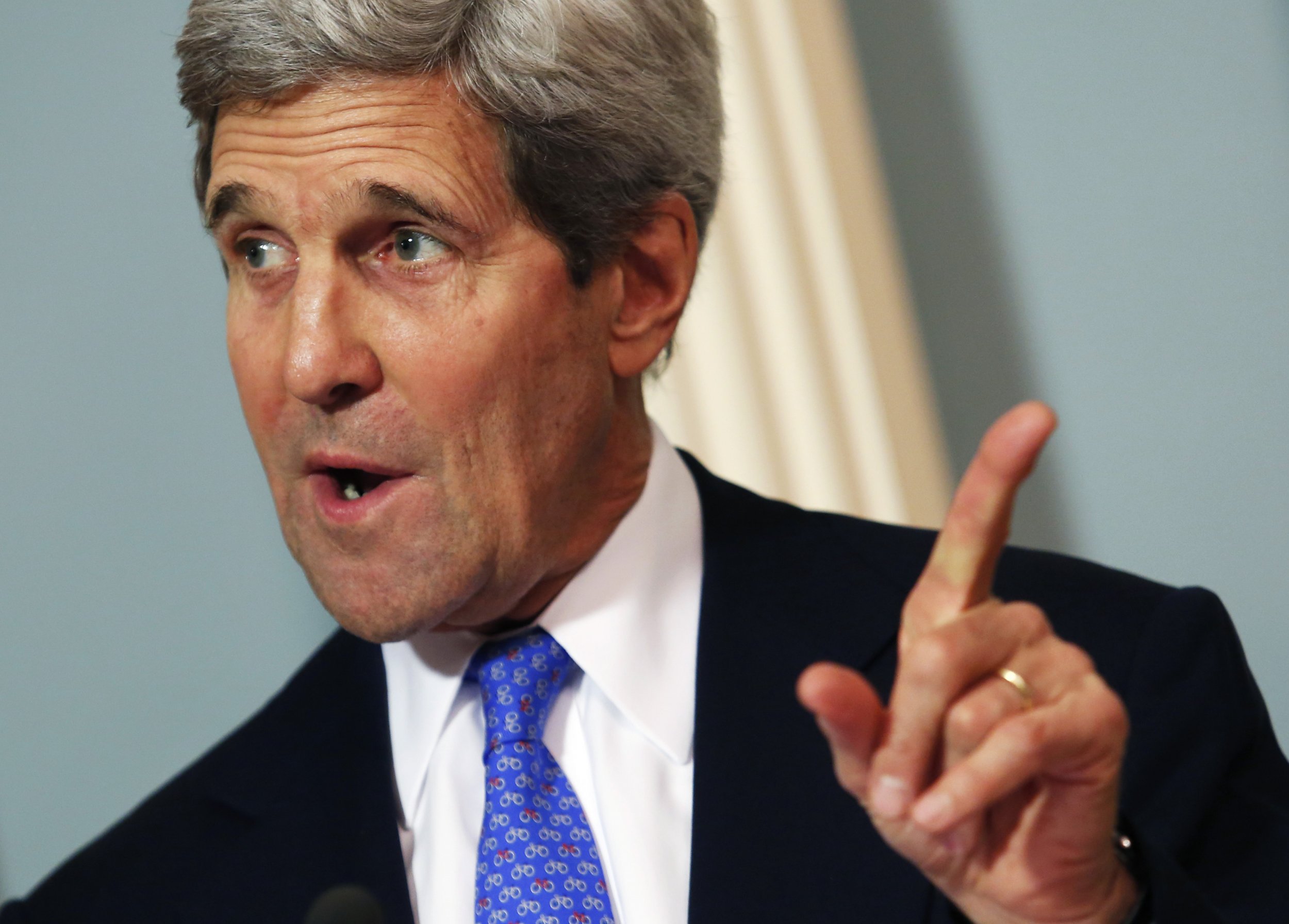 John Kerry tries to break Afghan candidate deadlock