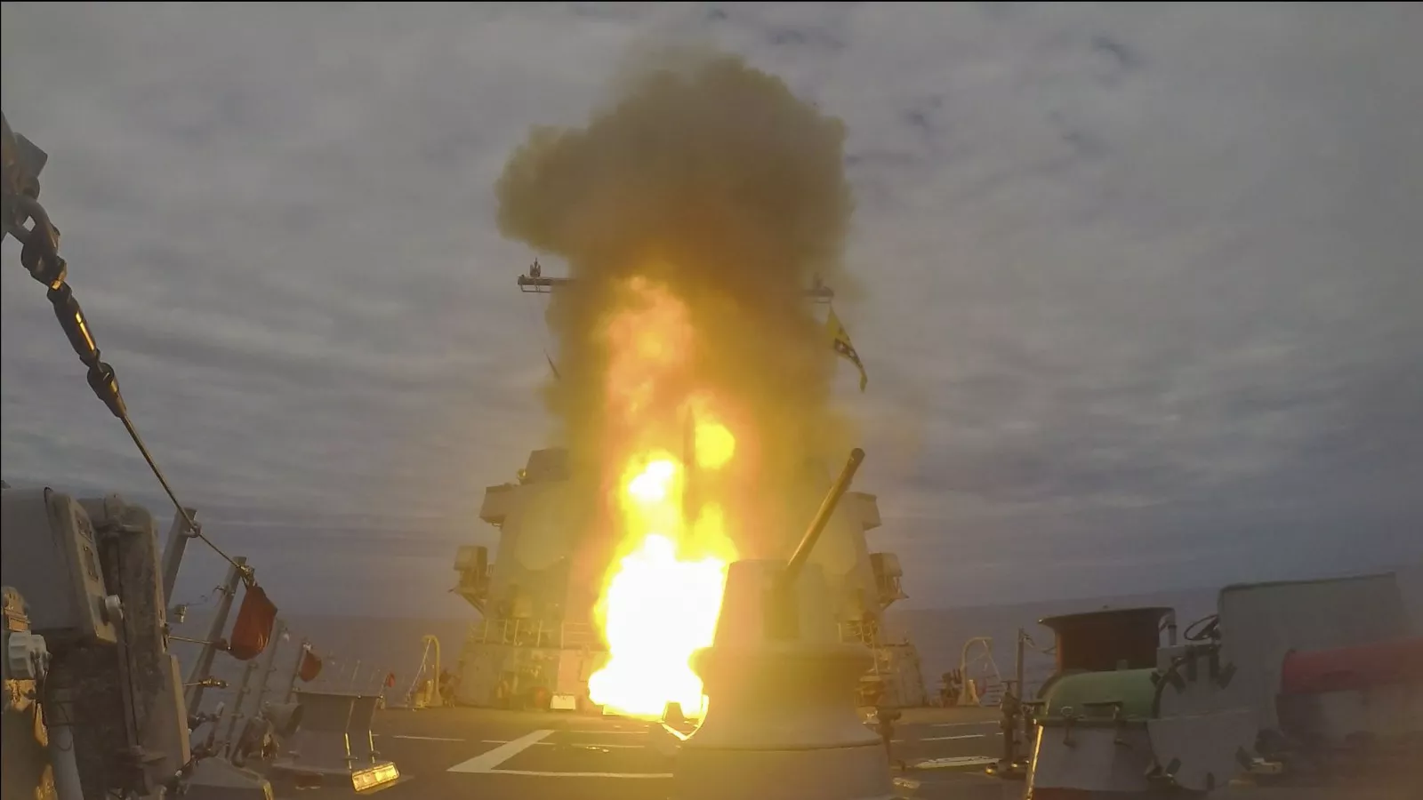 https://d.newsweek.com/en/full/2635038/us-destroyer-uss-dewey-fires-missile.webp?w=1600&h=900&q=88&f=f6a7135a19e1467869bed7d170278b13