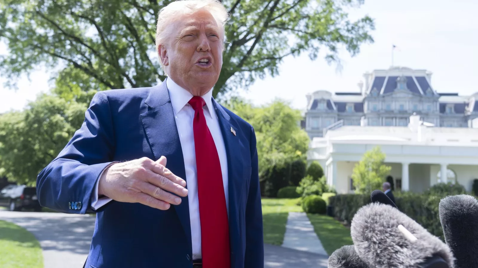 https://d.newsweek.com/en/full/2637535/trump-speaks-press-outside-white-house.webp?w=1600&h=900&q=88&f=30265138e66cbacdb727e4fb81ba66c1