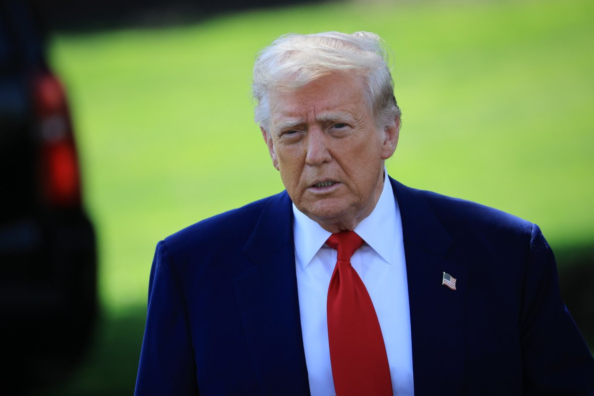 Donald Trump approval rating collapses