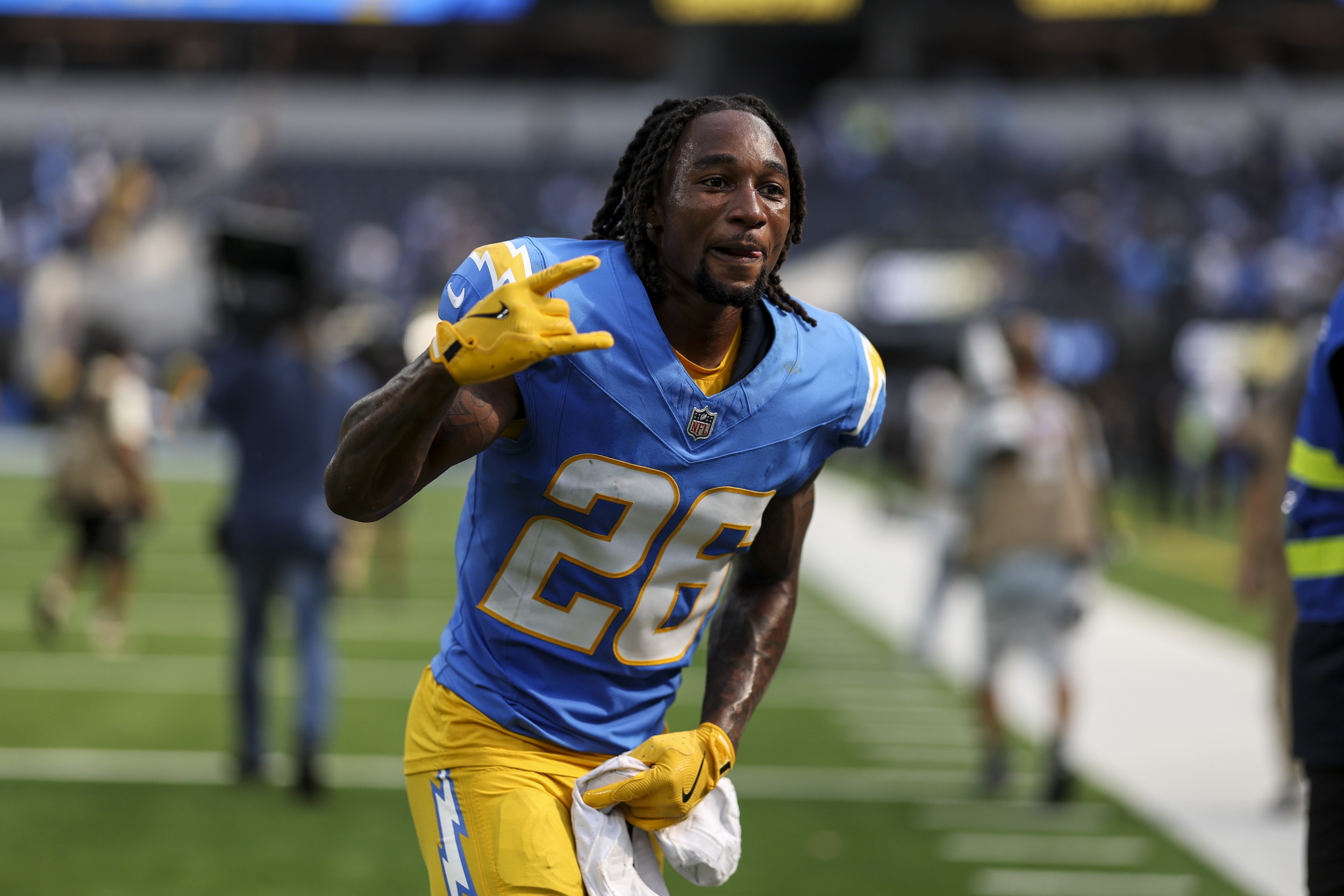 Asante Samuel Jr Takes Massive Shot at Antonio Brown Amid Online Feud