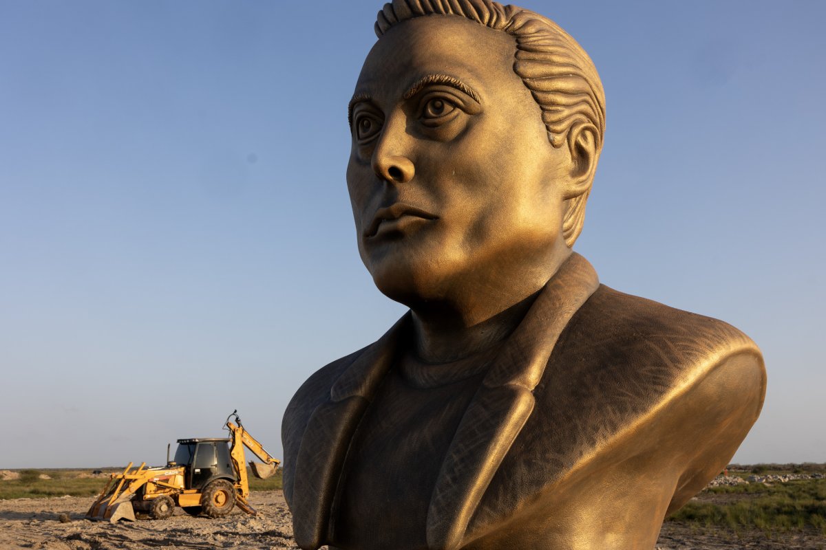 Elon Musk statue