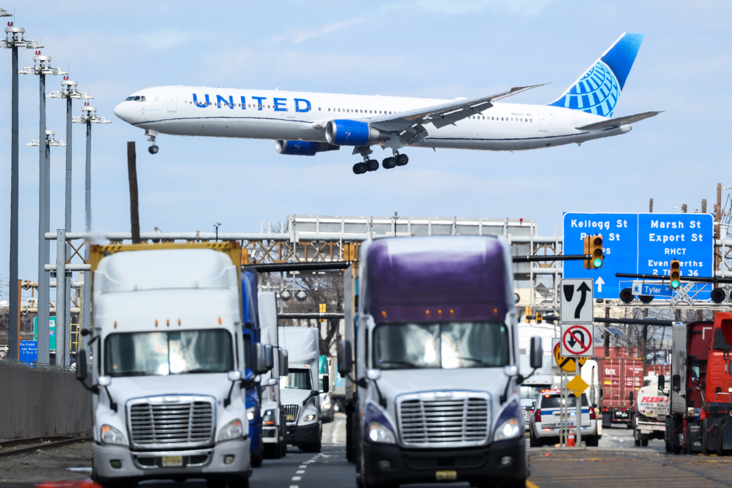 Newark Airport Flight Cancellations: What to Know as Safety Questioned