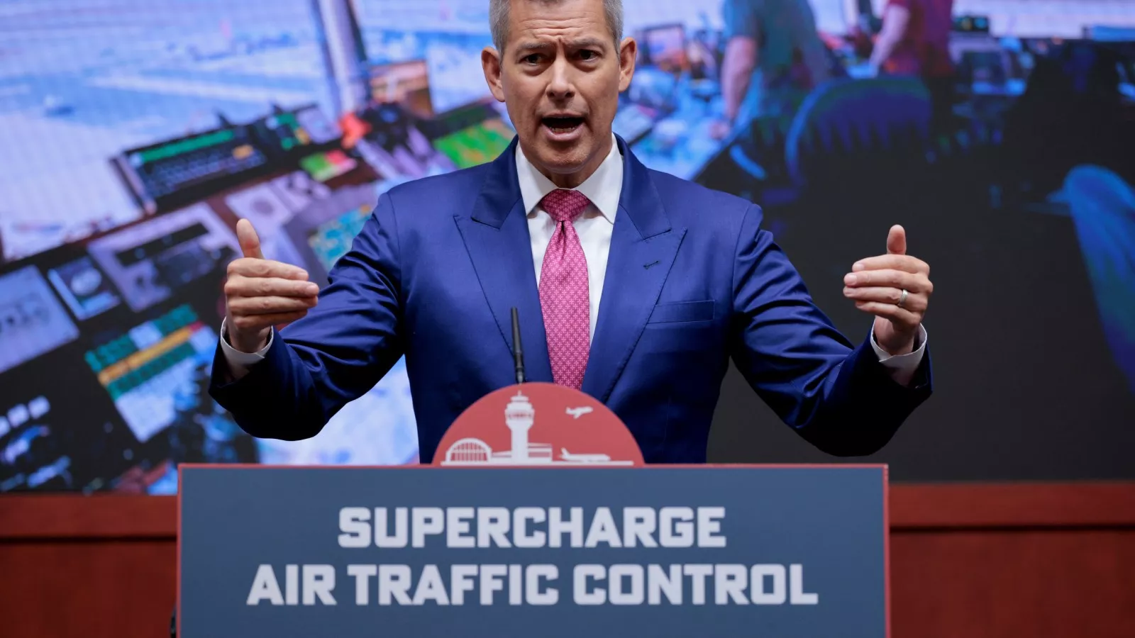 How much do air traffic controllers make? What to know about job shortage