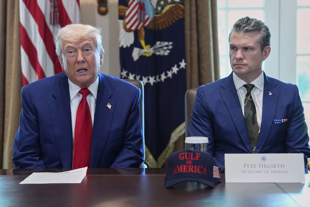 https://d.newsweek.com/en/full/2639905/trump-hegseth.webp