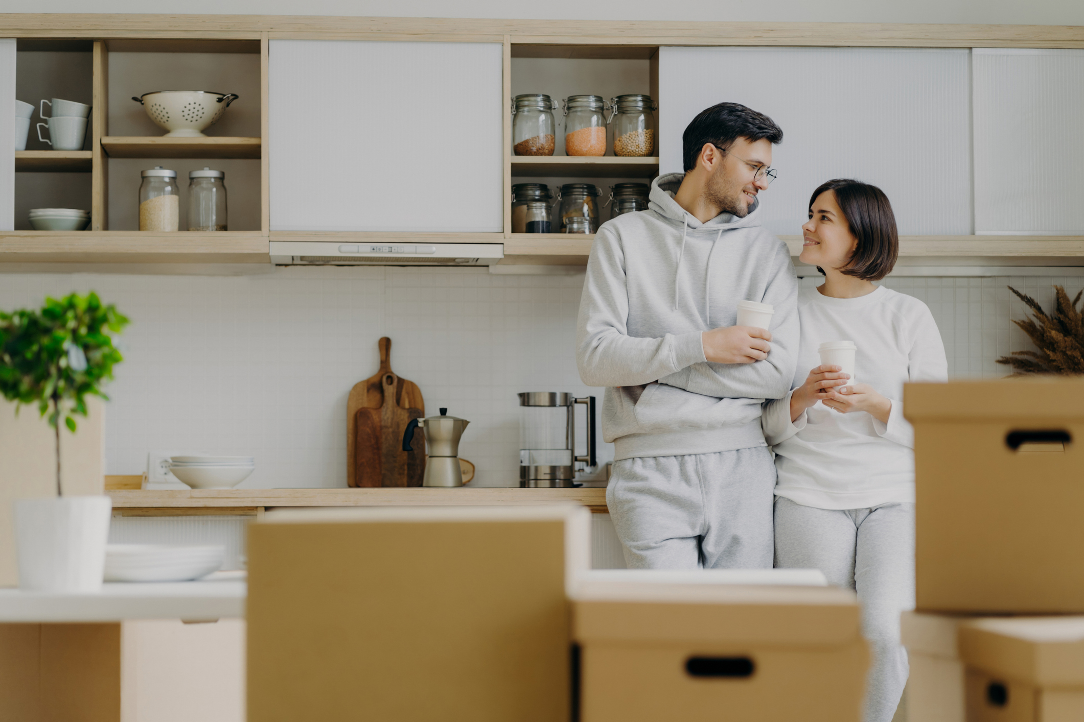 Couple Move In Together—Internet Cant Cope With Boyfriends Daily Habit