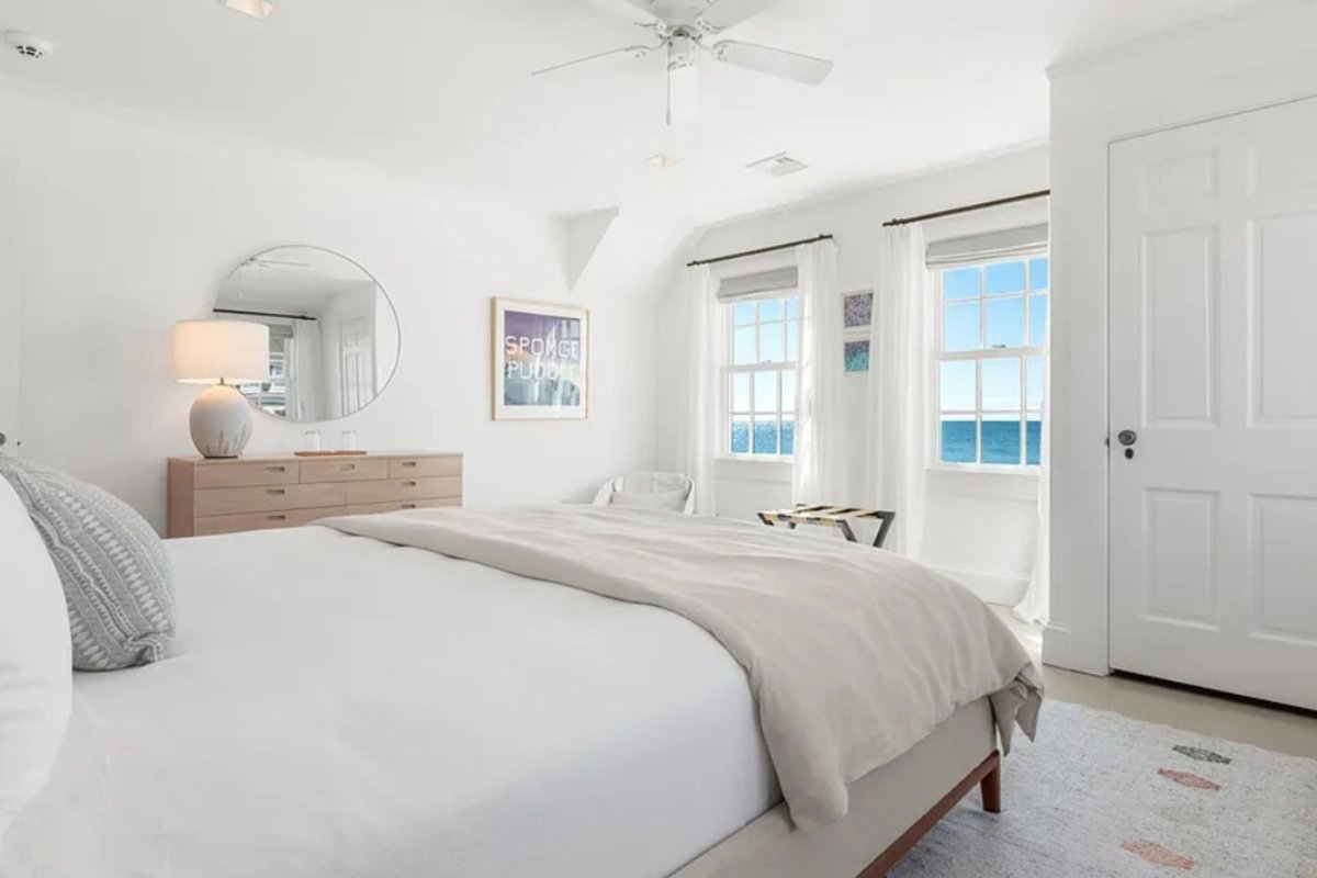 Taylor Swift's former Cape Cod Mansion Home.