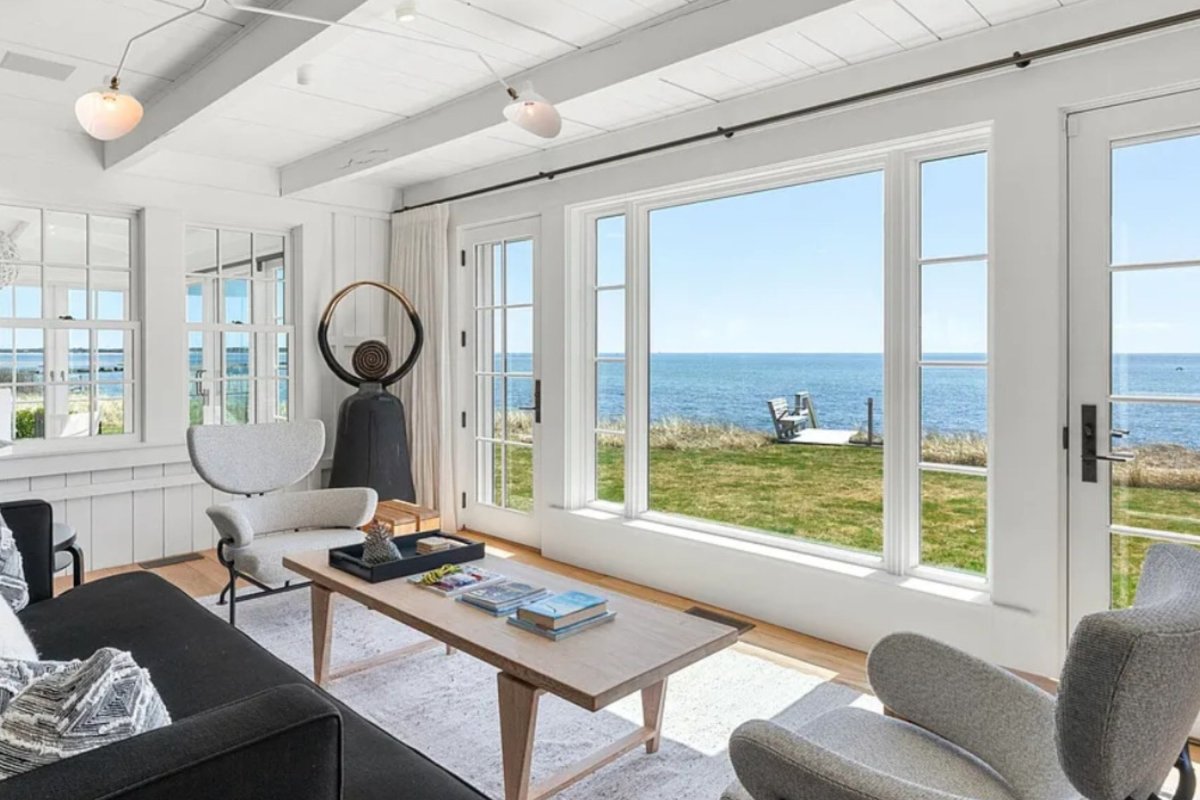 Taylor Swift's former Cape Cod Mansion Home.