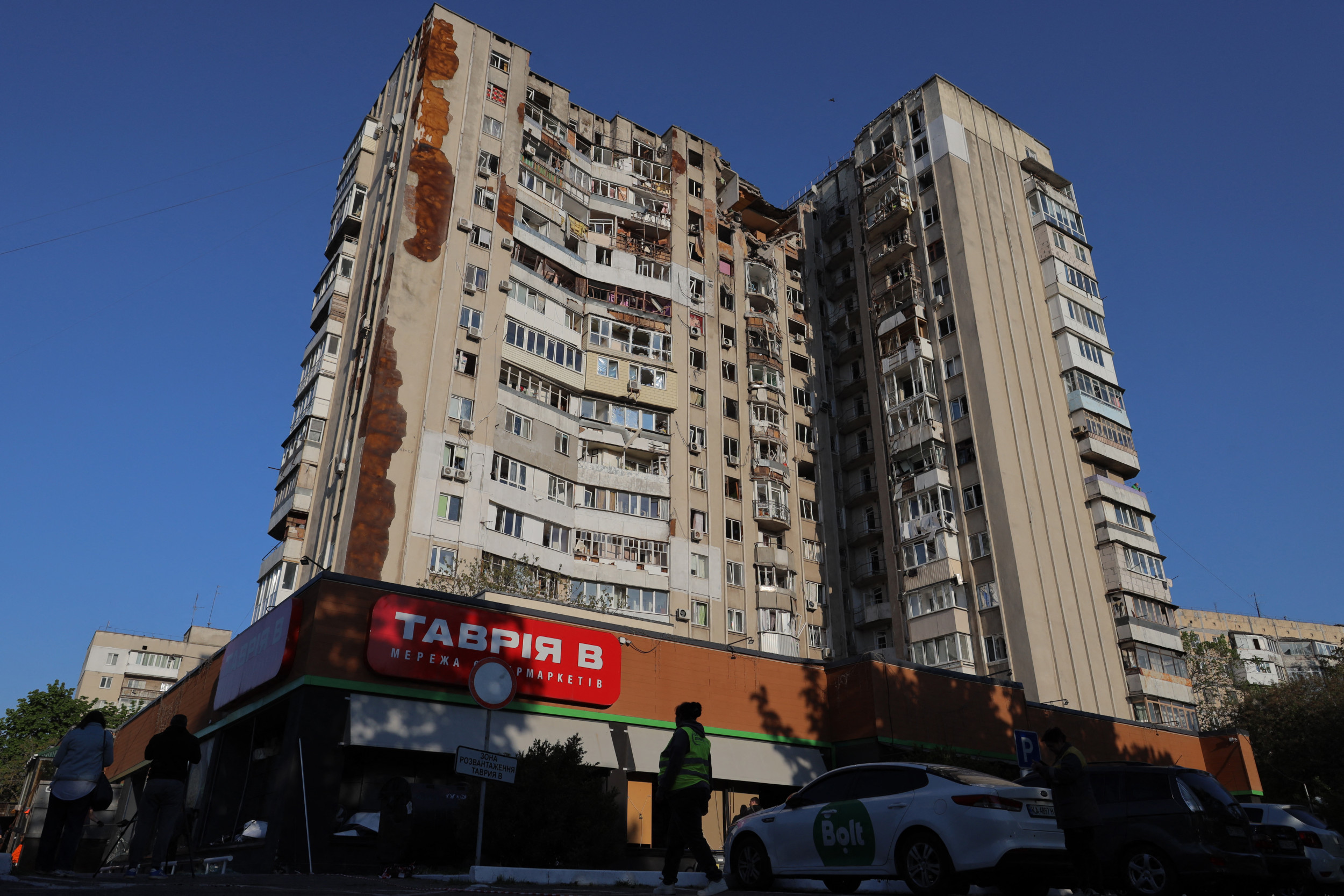 US Warns of Major Russian Assault Amid Putins Victory Day Truce