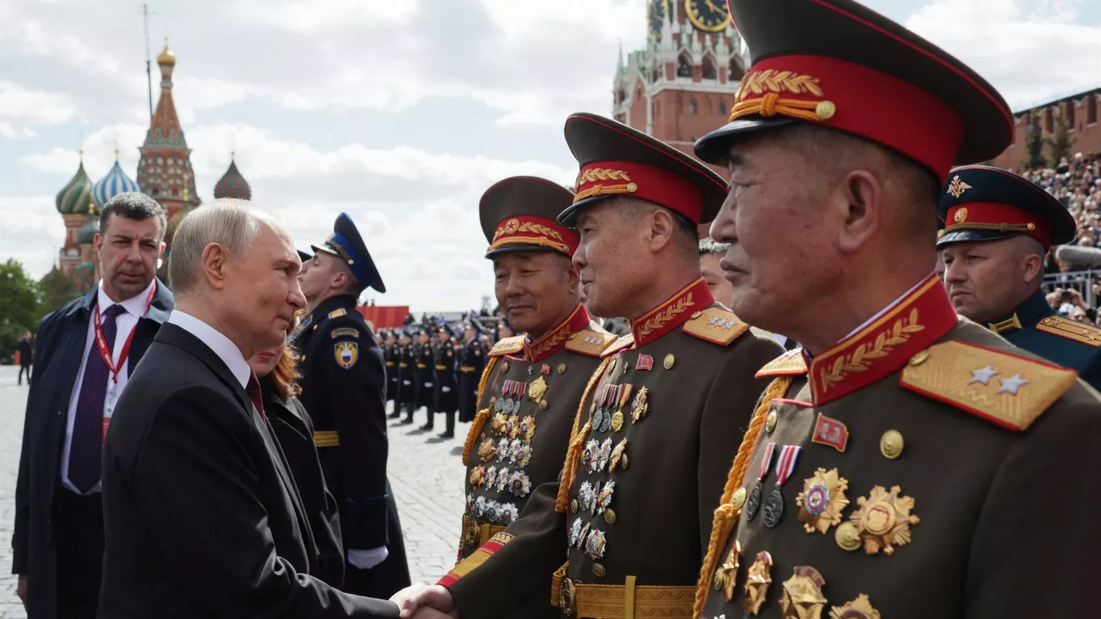 https://d.newsweek.com/en/full/2642284/vladimir-putin-meets-north-korean-servicemen.webp?w=1600&h=900&q=88&f=15466fb9c6a5617ed2525f60a07fcfe1