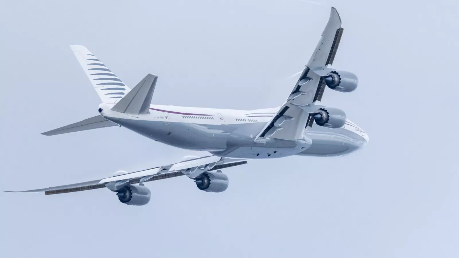 https://d.newsweek.com/en/full/2642442/qatar-plane.webp?w=1600&h=900&q=88&f=bd2287339c48779ea6aaa1f64057d24e