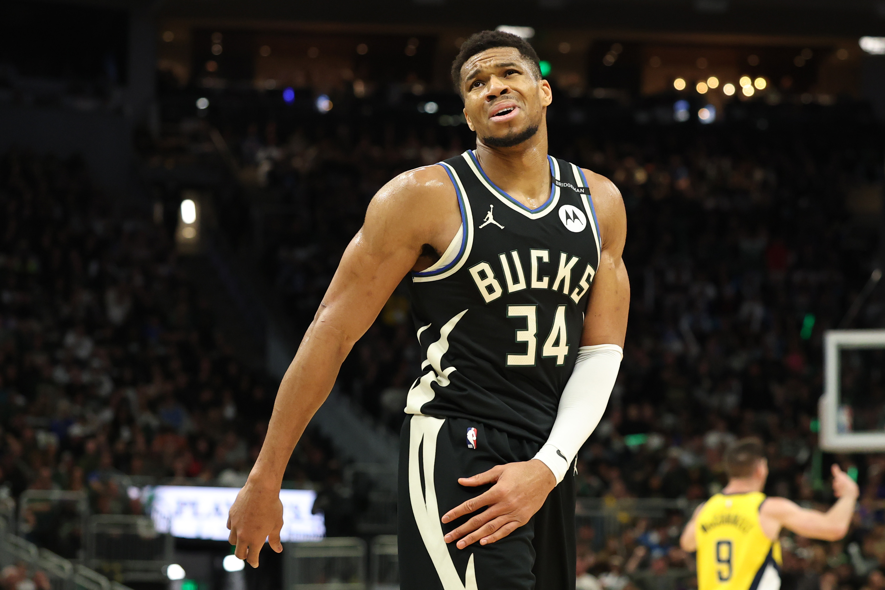 Bucks Giannis Antetokounmpo Reportedly Considering Future Outside of Milwaukee