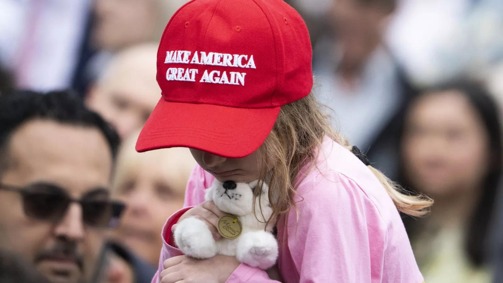 https://d.newsweek.com/en/full/2643280/girl-maga-hat.webp?w=1600&h=900&q=88&f=b2e5aebd86a02b99f8549ce43935e10c