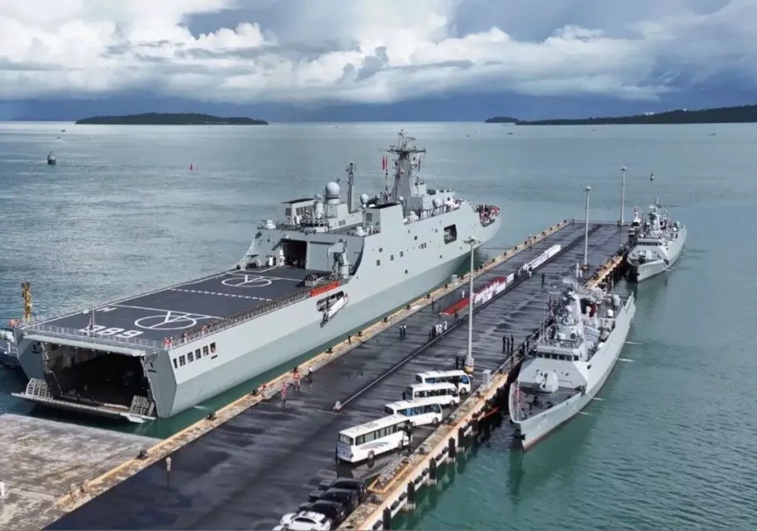 https://d.newsweek.com/en/full/2643282/chinese-amphibious-warship-arrives-cambodia.webp