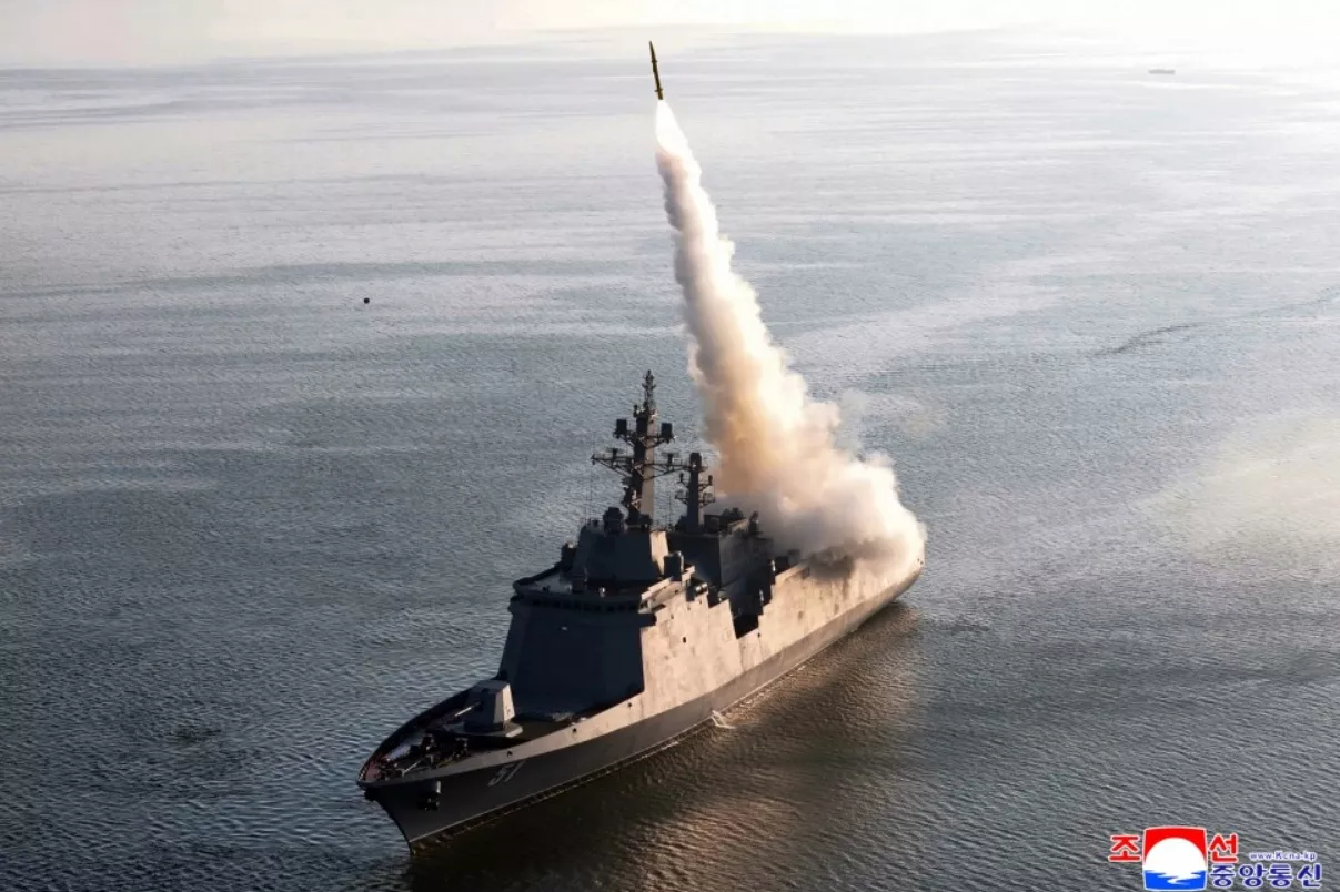 https://d.newsweek.com/en/full/2644073/north-korean-destroyer-tests-weapons-systems.webp