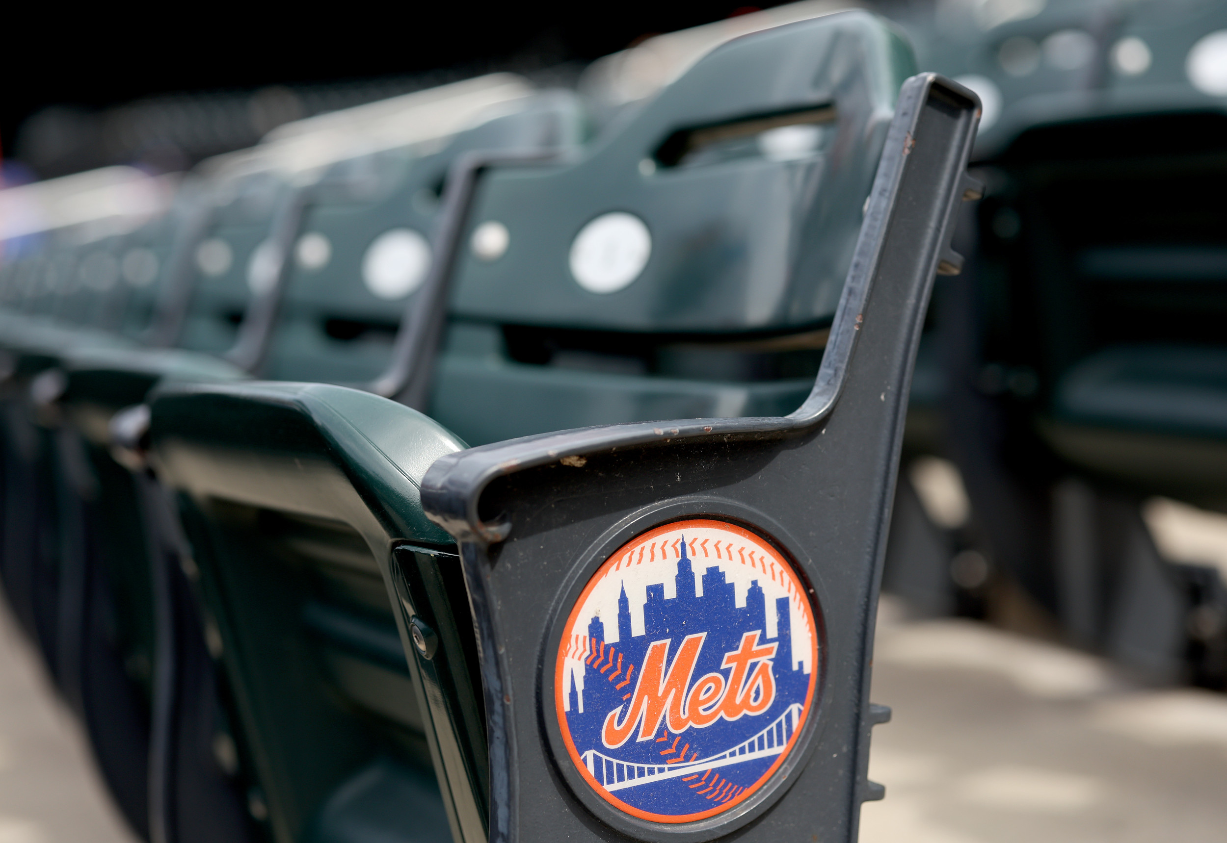Mets Get Surprise Guest as Raccoon Infiltrates Citi Field in Wild Scene