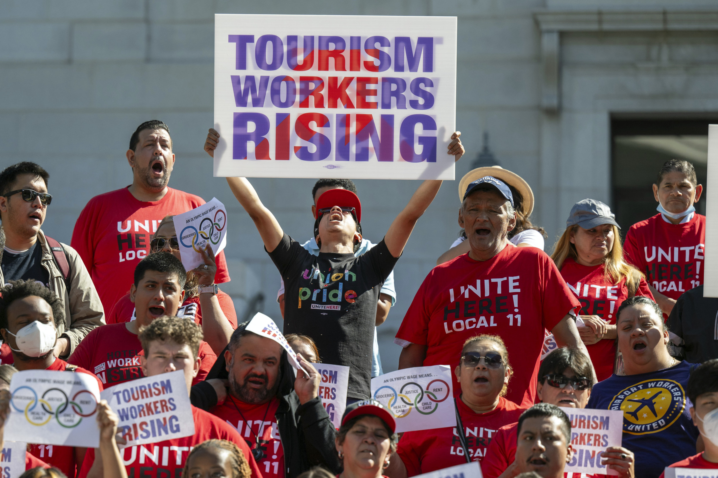 Los Angeles Votes for $30 Minimum Wage
