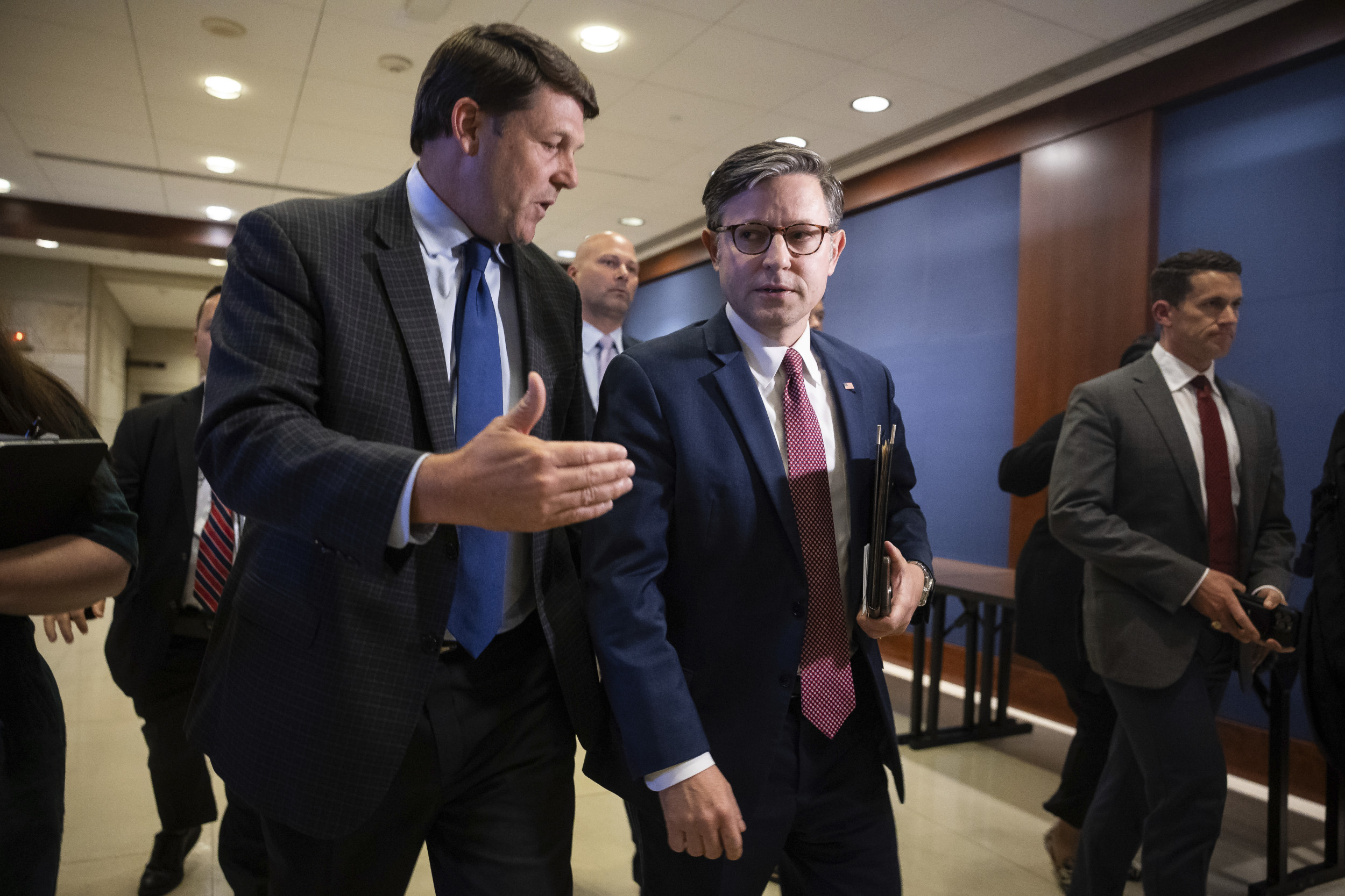 House Republicans Delay Trump Tax-Spending Bill Amid Conservative Opposition