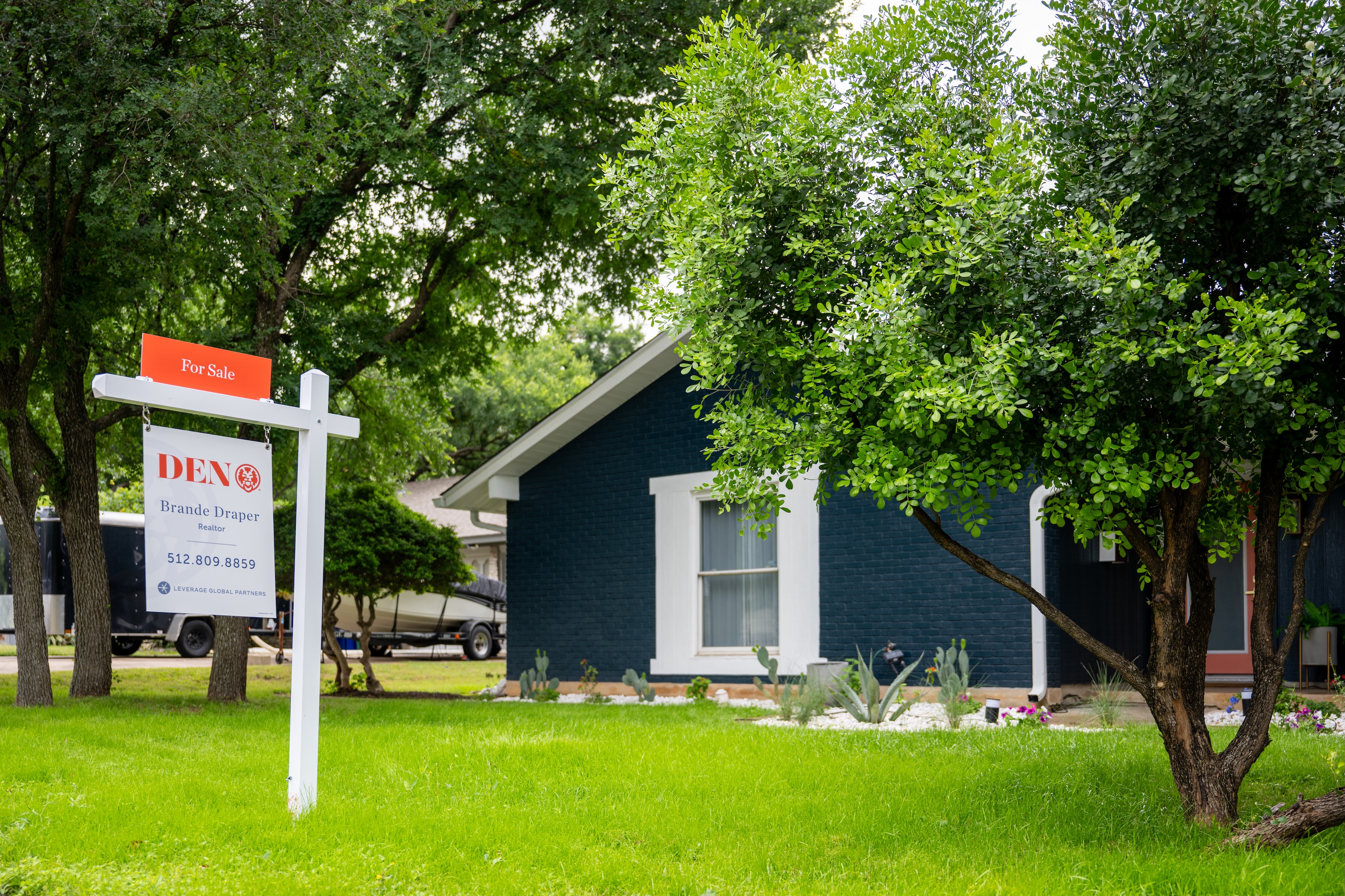 US Housing Market Wobbles During Major Homebuying Season