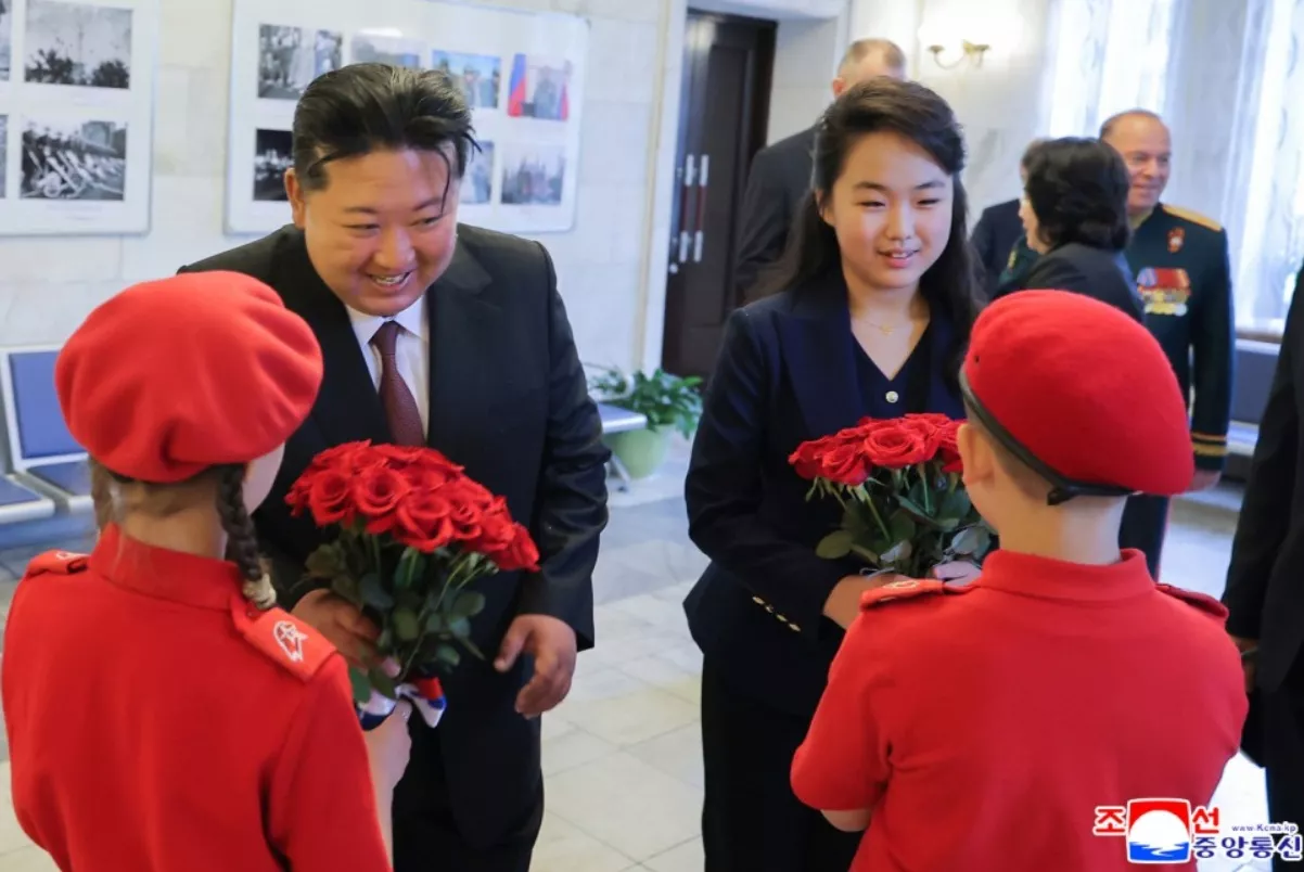 https://d.newsweek.com/en/full/2647852/kim-daughter-visit-russian-embassy.webp