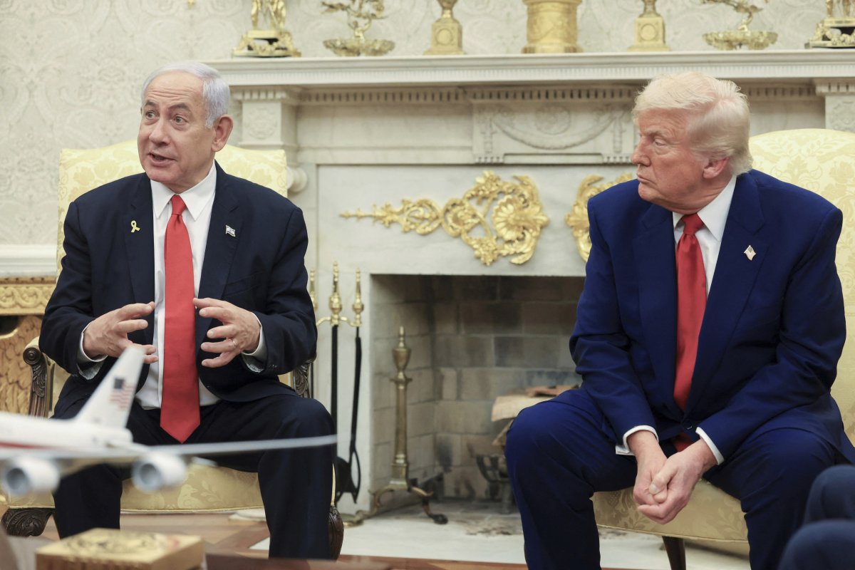 Trump and Bibi Oval Office