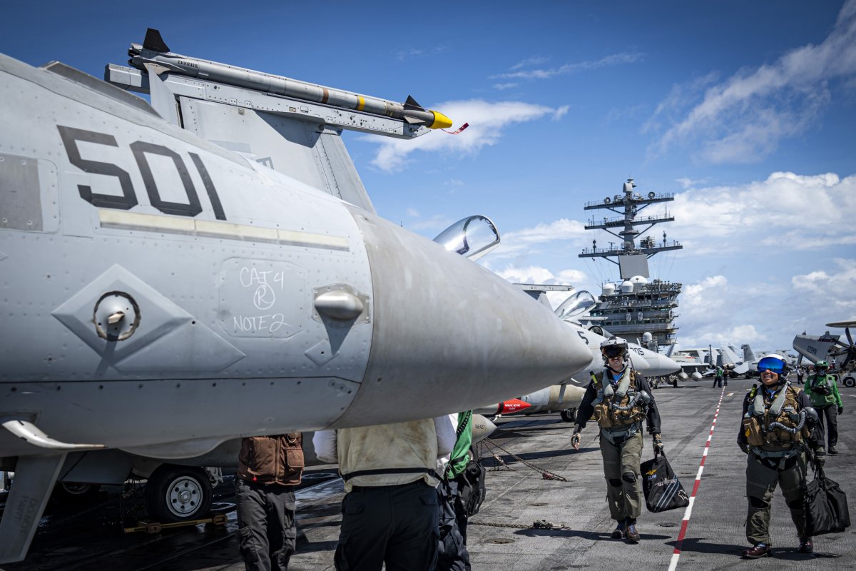Transportista de aviones estadounidenses USS NYTZ