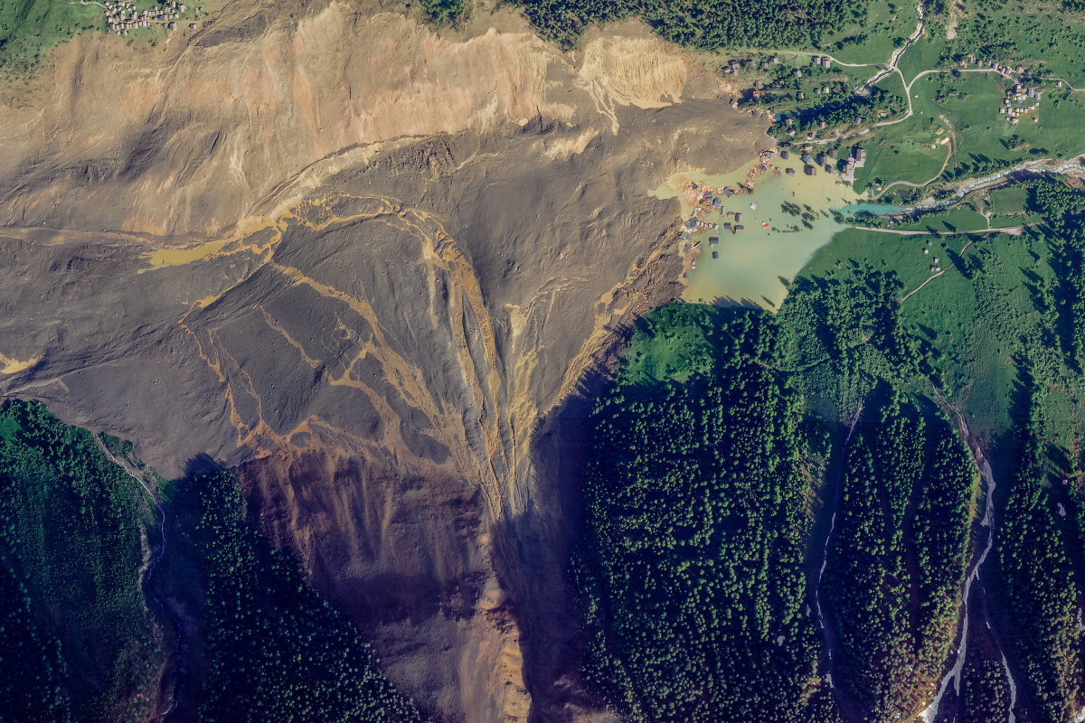 Glaciar satélite de Suiza