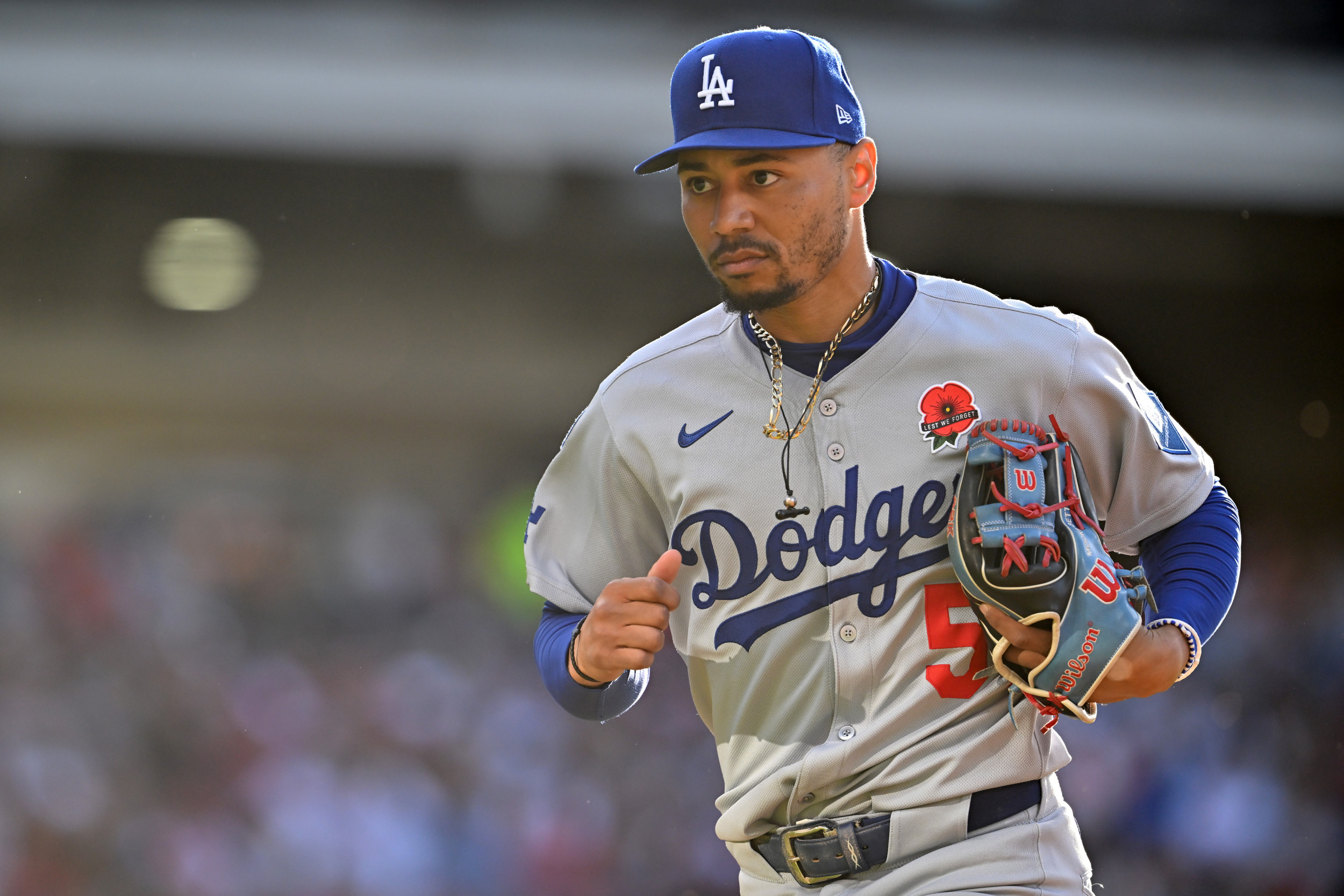 Dodgers Mookie Betts Has New Injury, Out of Lineup vs Yankees
