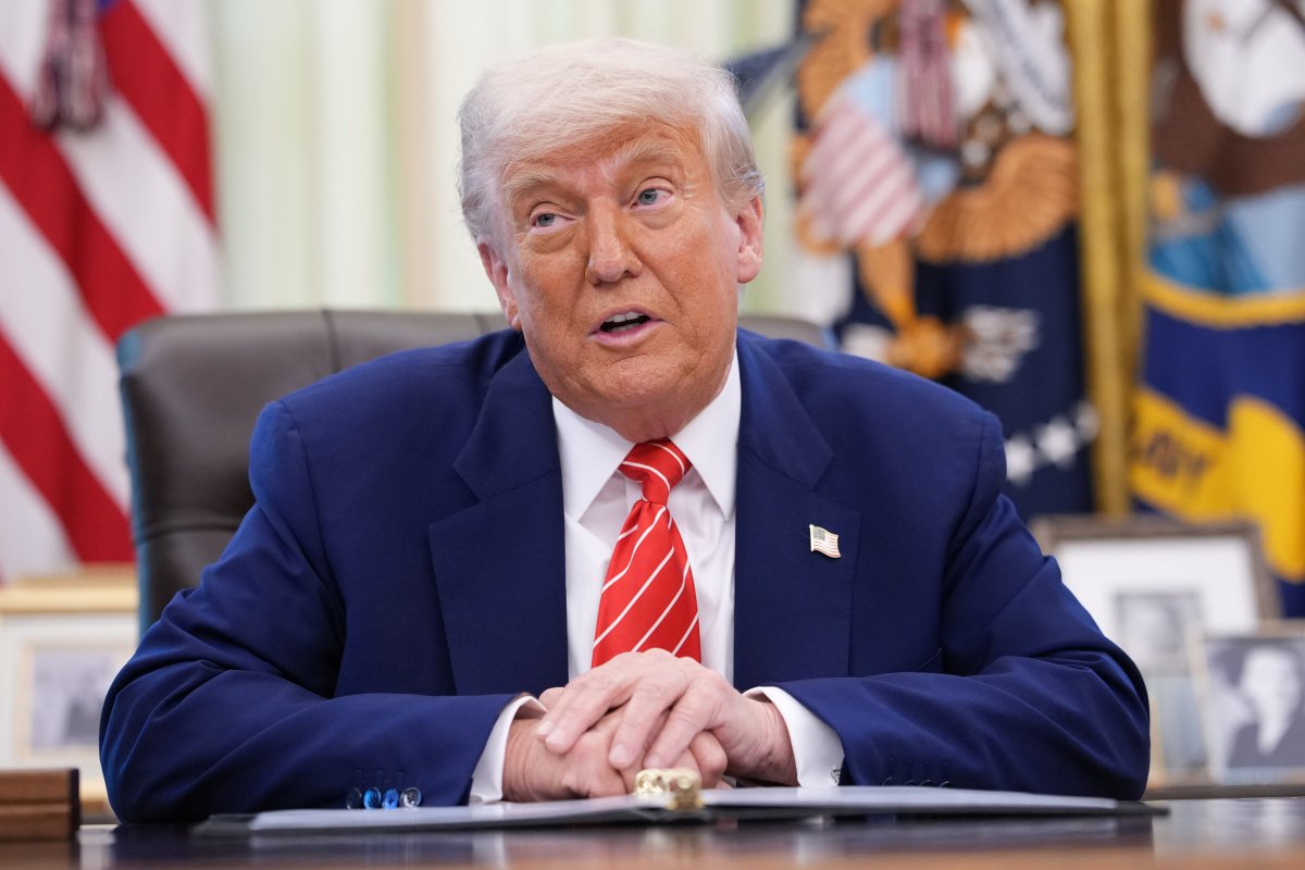 🟥 **Trump e Musk Presentano Risultati e Futuro del Dipartimento dell'Efficienza Governativa alla Casa Bianca**