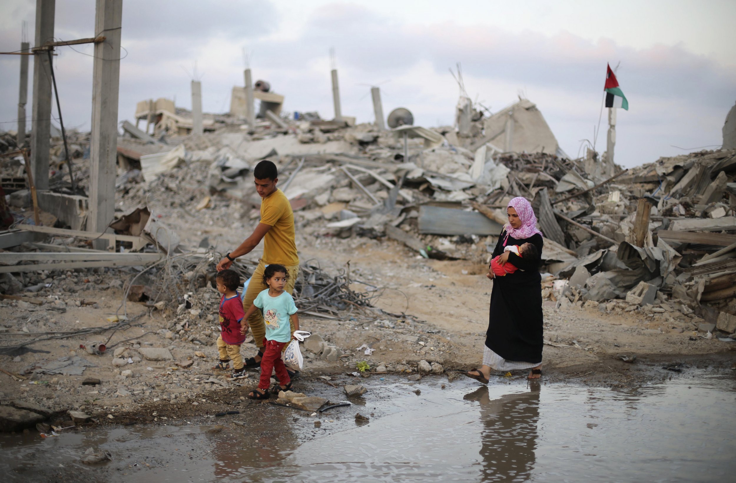 Deal Reached To Extend Gaza Ceasefire By 24 Hours Newsweek   Rtr42vca 