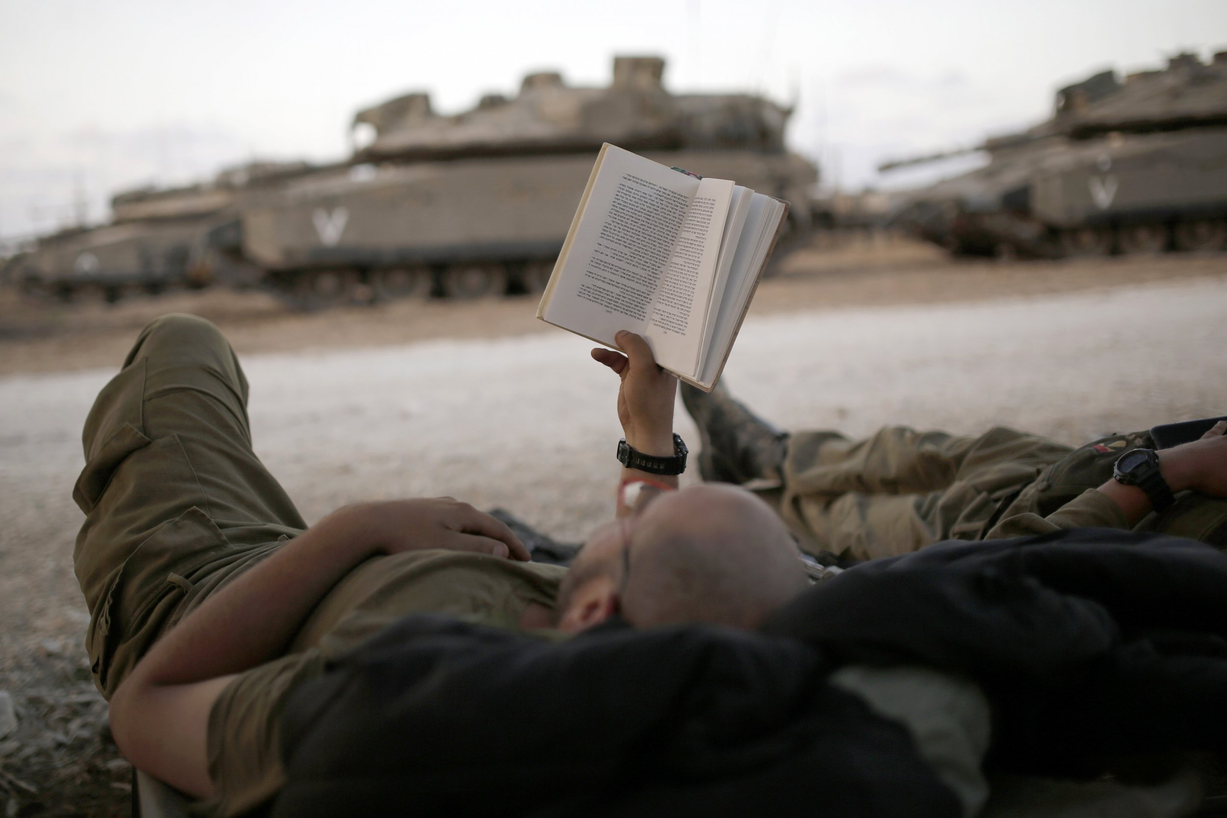 Читать про солдат