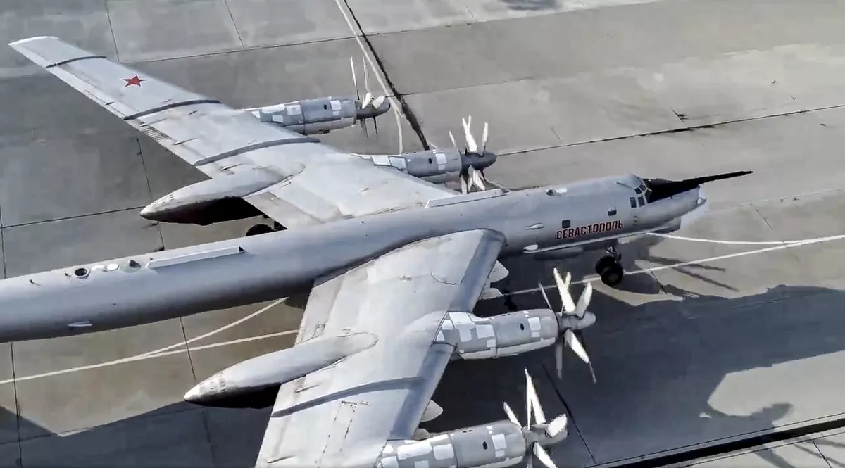 https://d.newsweek.com/en/full/2654984/tu-95.webp