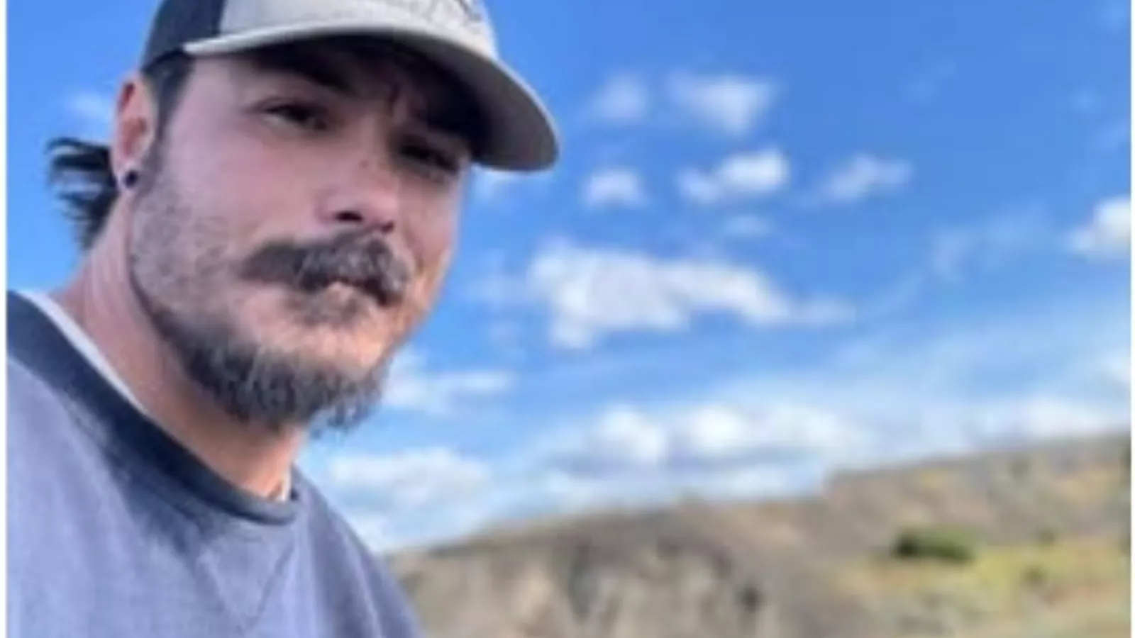 https://d.newsweek.com/en/full/2656186/travis-decker-wanted-death-daughters.webp?w=1600&h=900&q=88&f=cfbf075e95c657bae71a985ab58eadf7