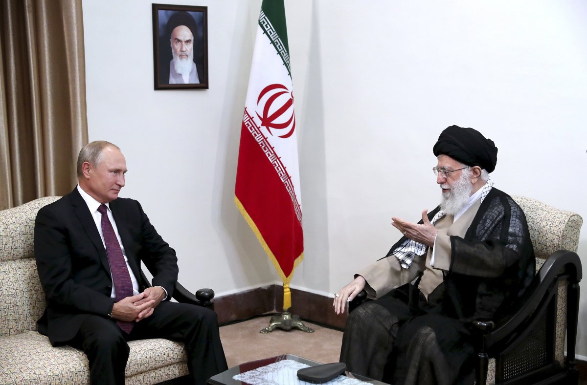 Putin e Irã Supreme Líder 2018