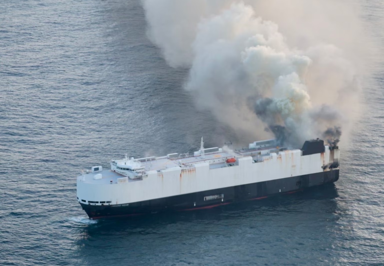 Map: Cargo Ship With 3,000 Vehicles Abandoned Off Alaska Island