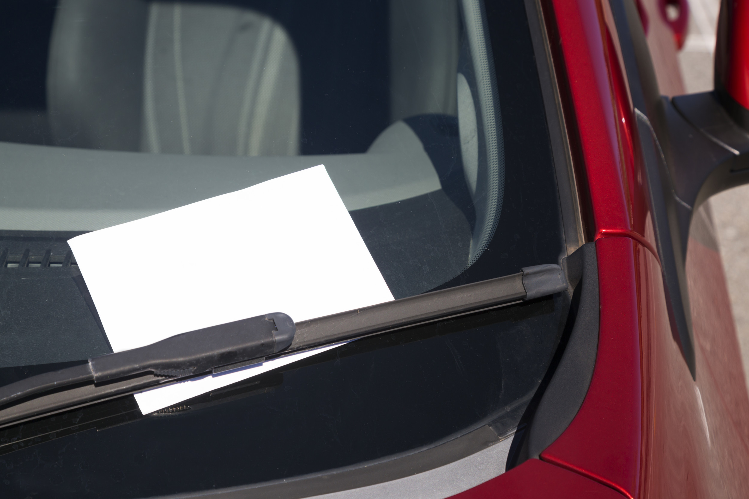 Neighbor Leaves Passive Aggressive Note on Car Over Parking, Sparks Fury