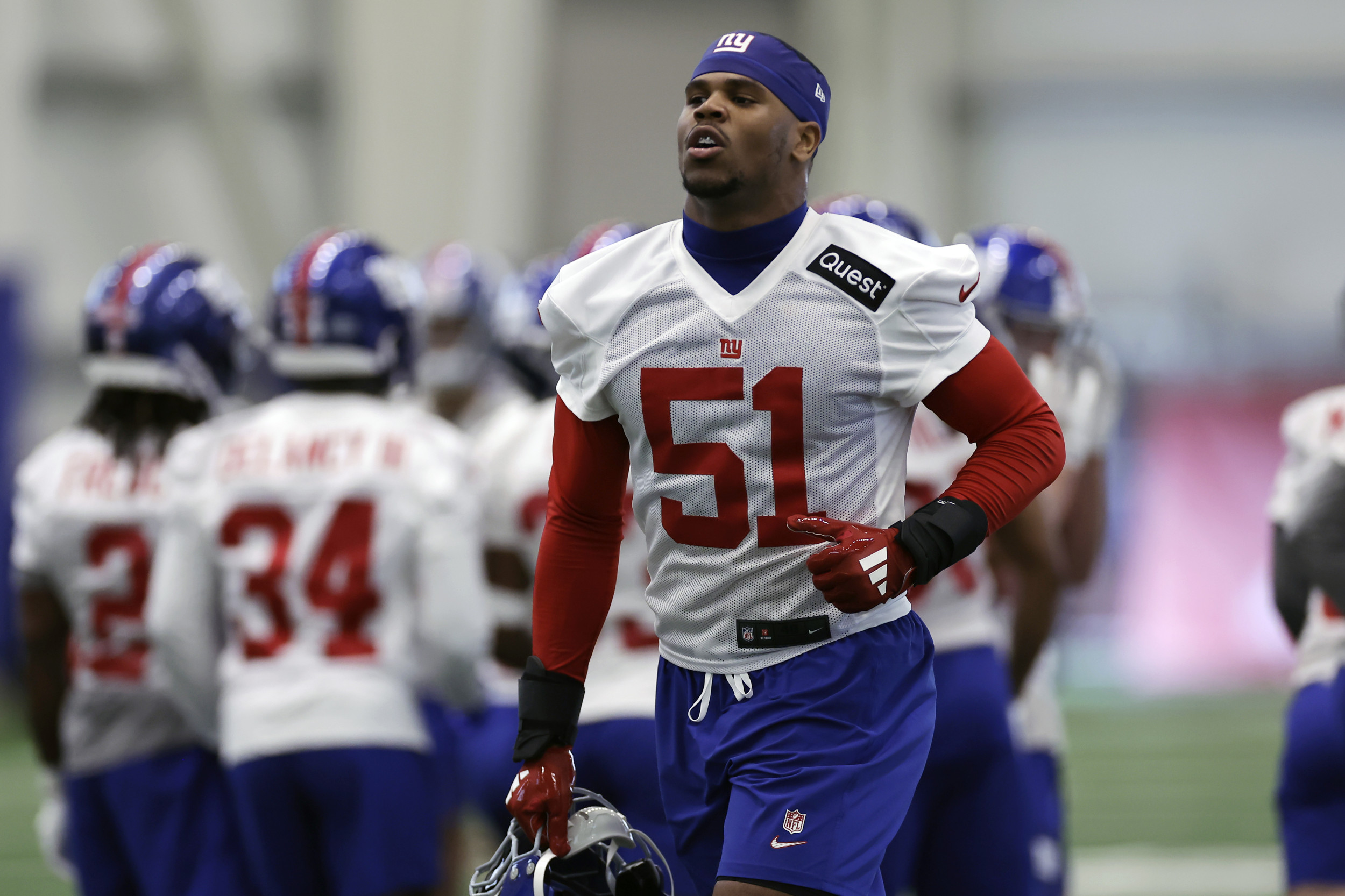 https://d.newsweek.com/en/full/2657424/abdul-carter-51-new-york-giants.jpg