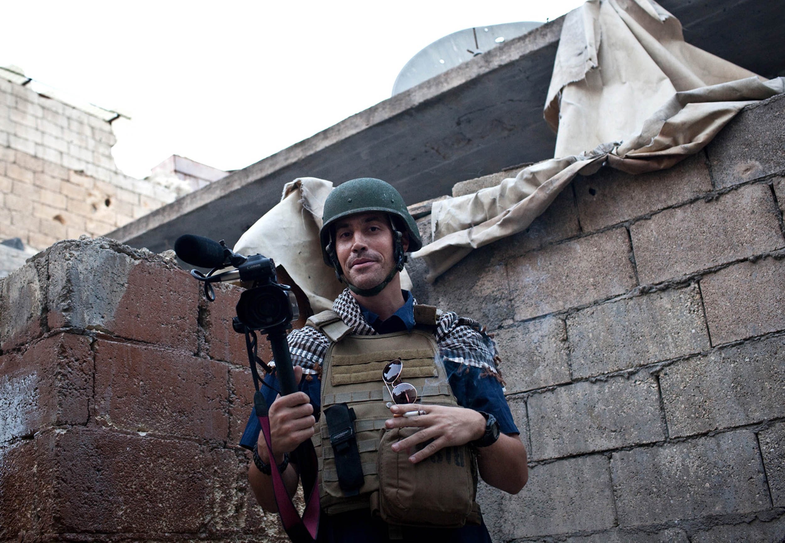 James foley видео. Джеймс Фоули фотожурналист. Джеймс Фоули журналист. Репортер США. Джеймс Фоули фото после казни.